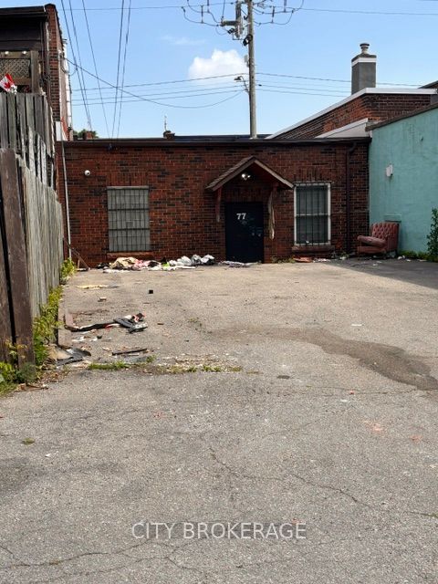 774 Barton Street E Property Photo 12