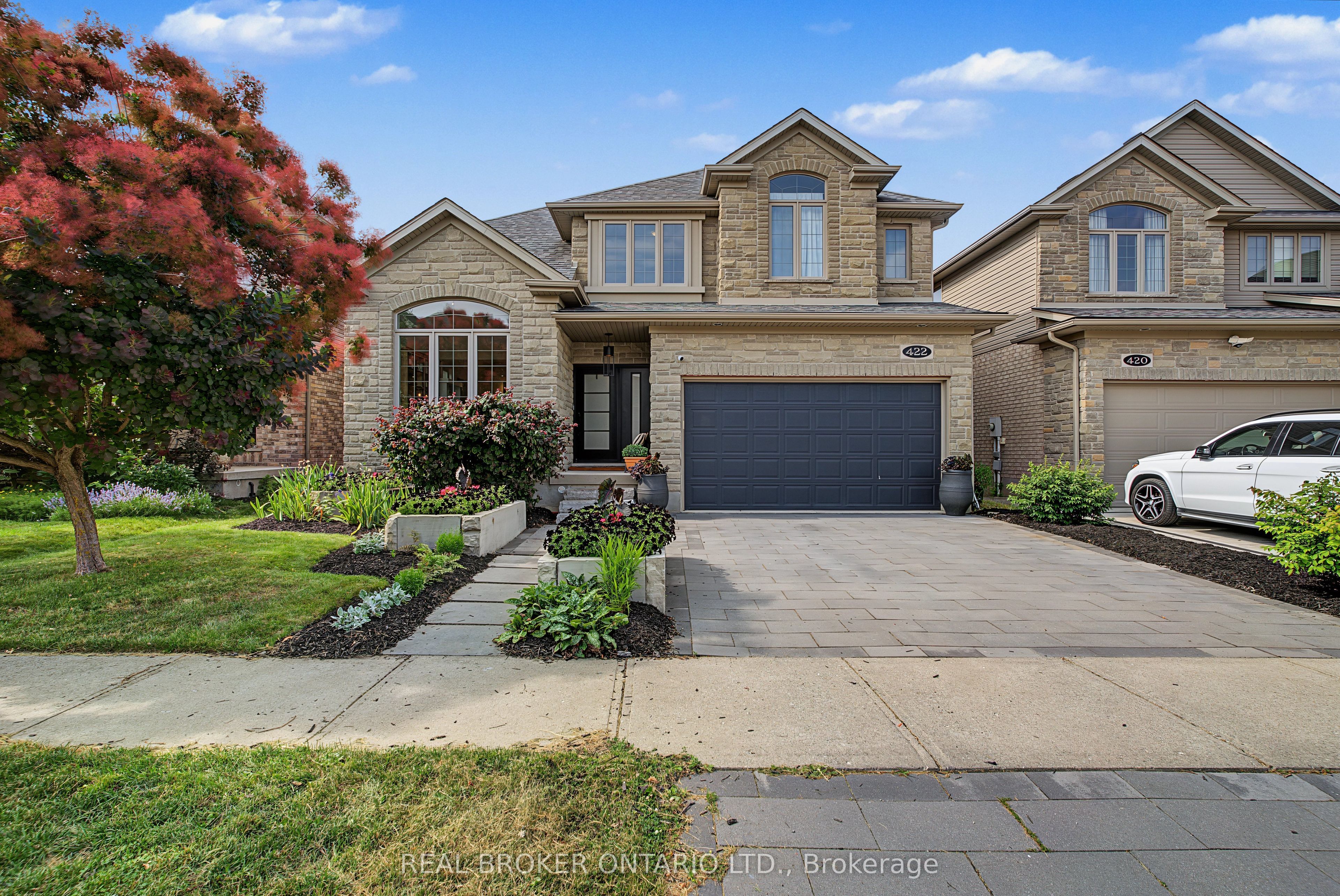 422 Rideau River Street