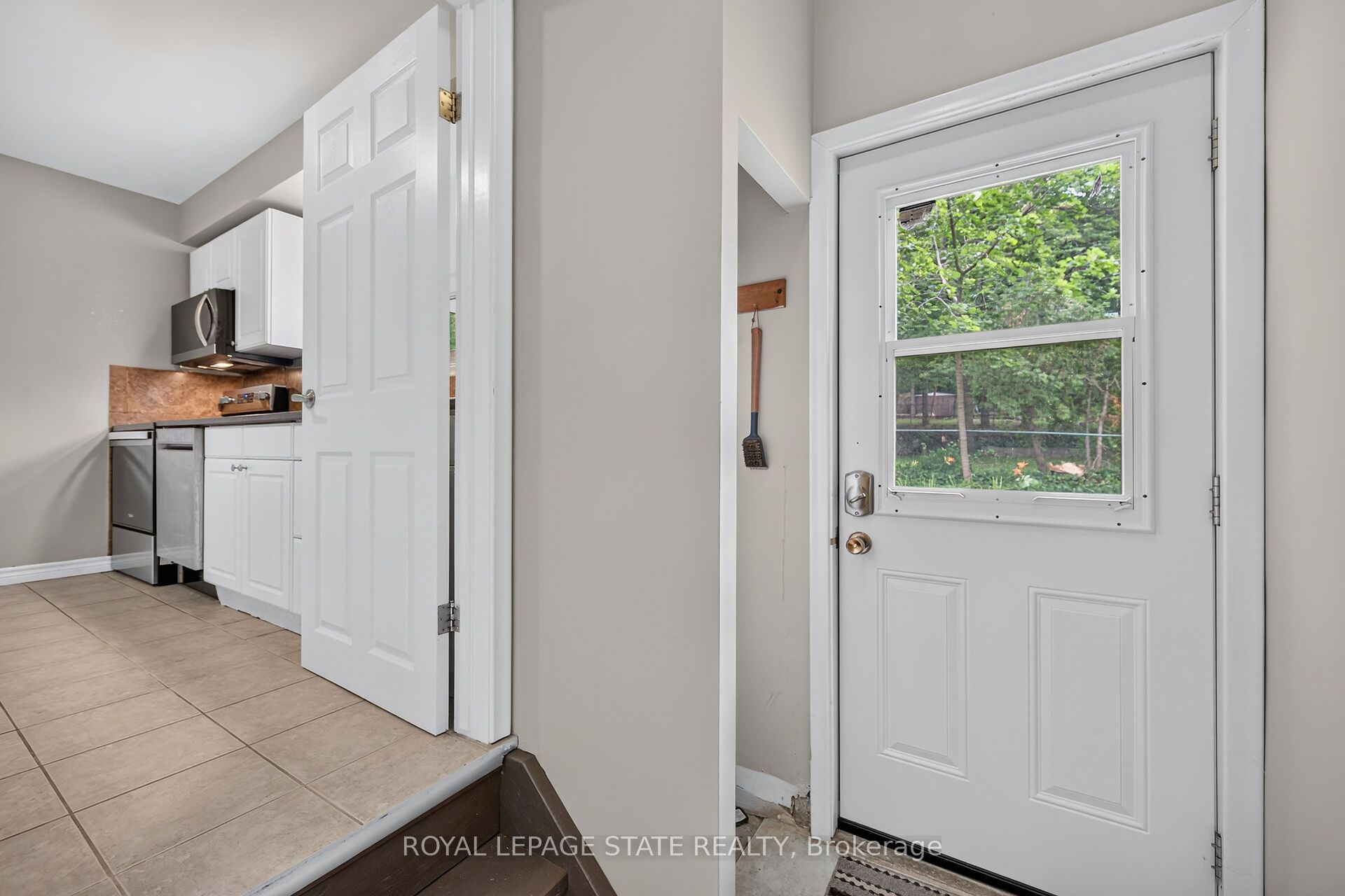 27 Ainslie Avenue Property Photo 26