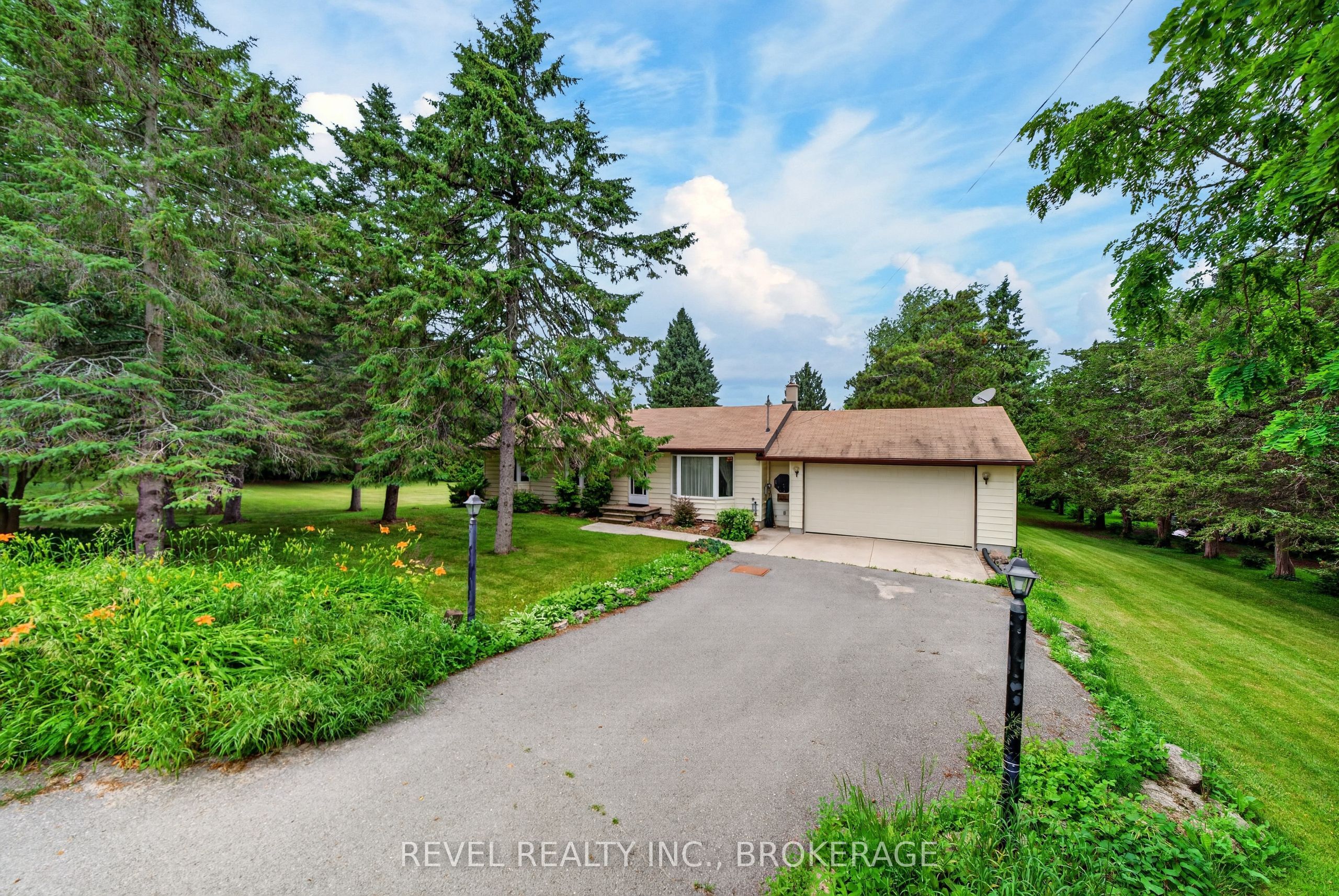 4453 Latimer Road Property Photo 1