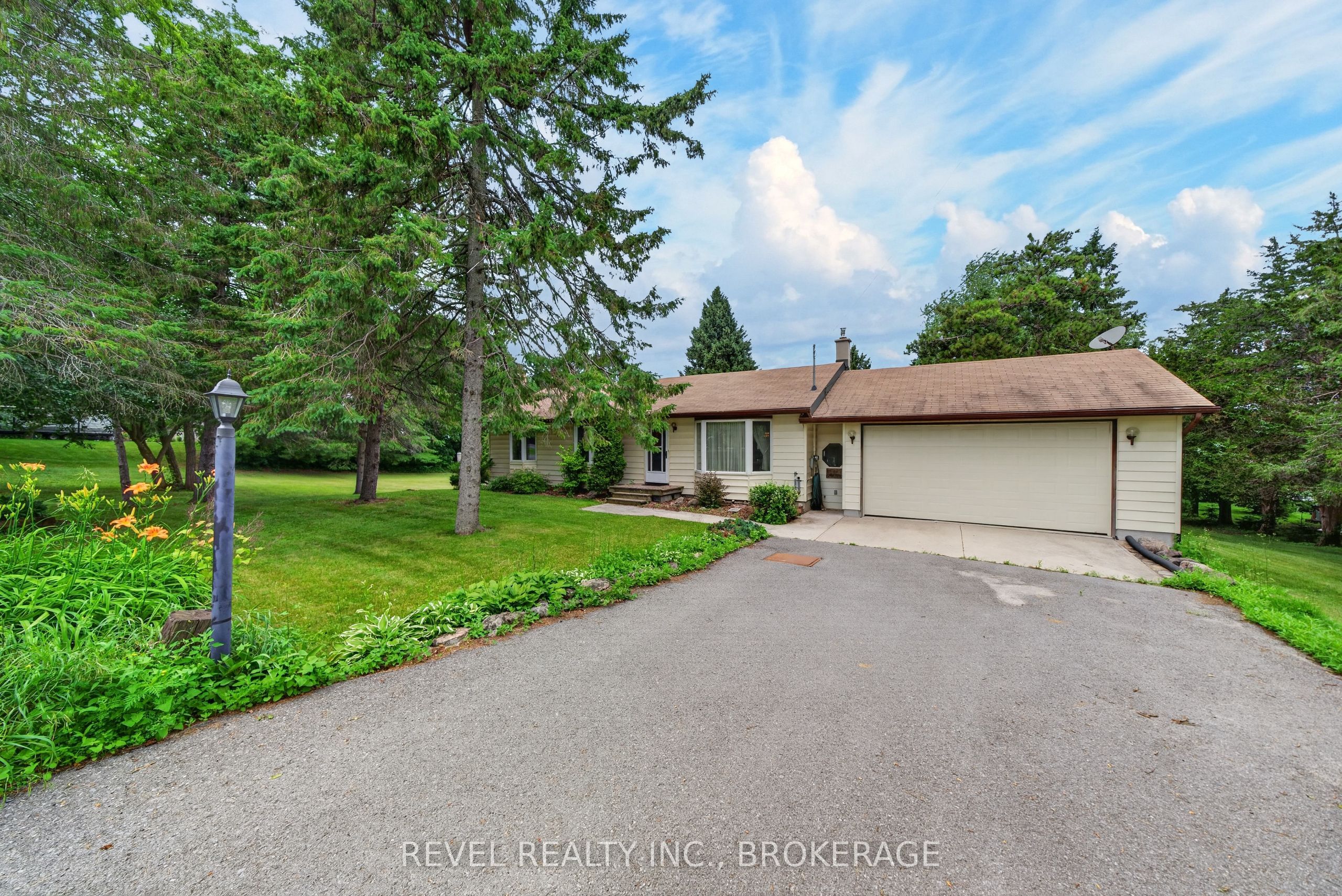 4453 Latimer Road Property Photo 2