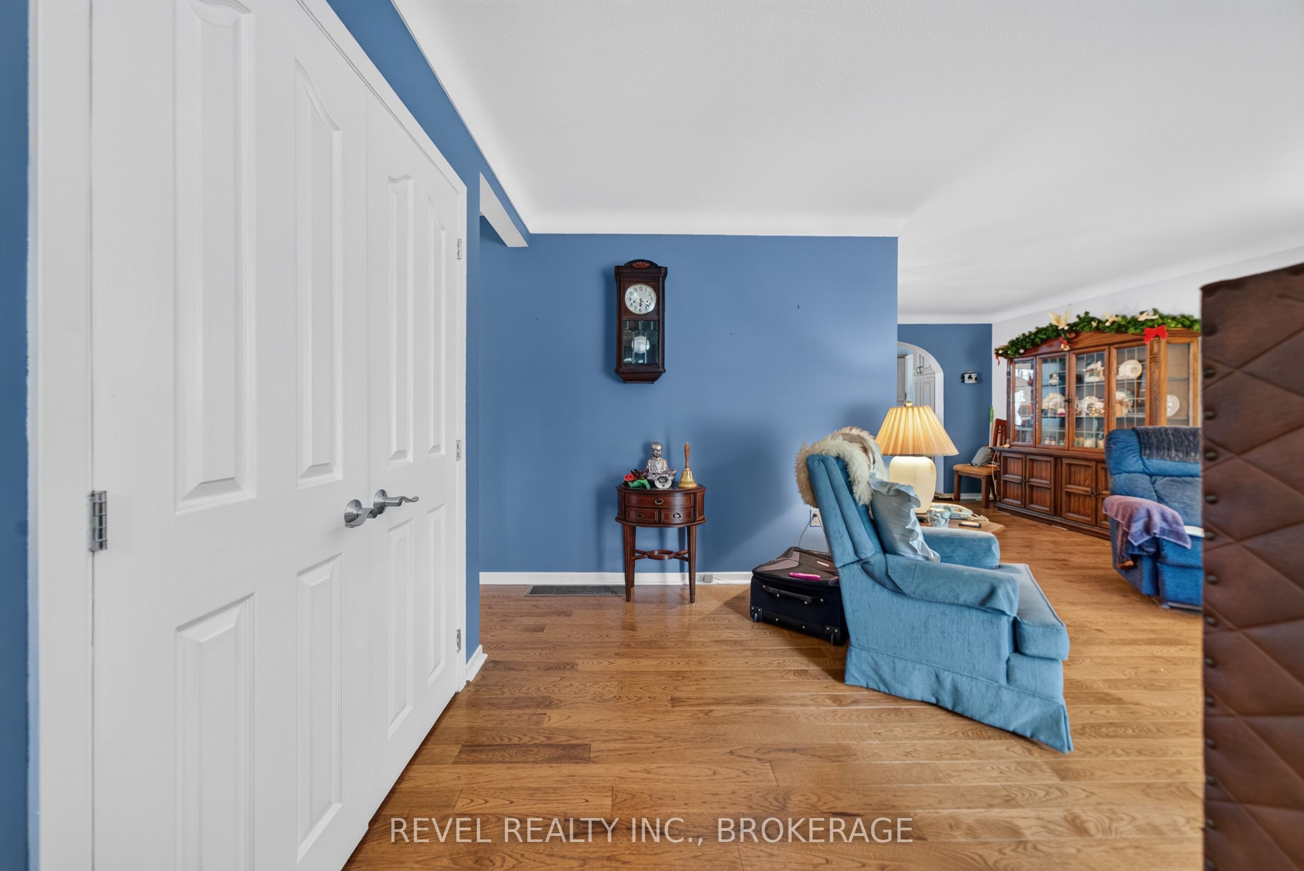 4453 Latimer Road Property Photo 5