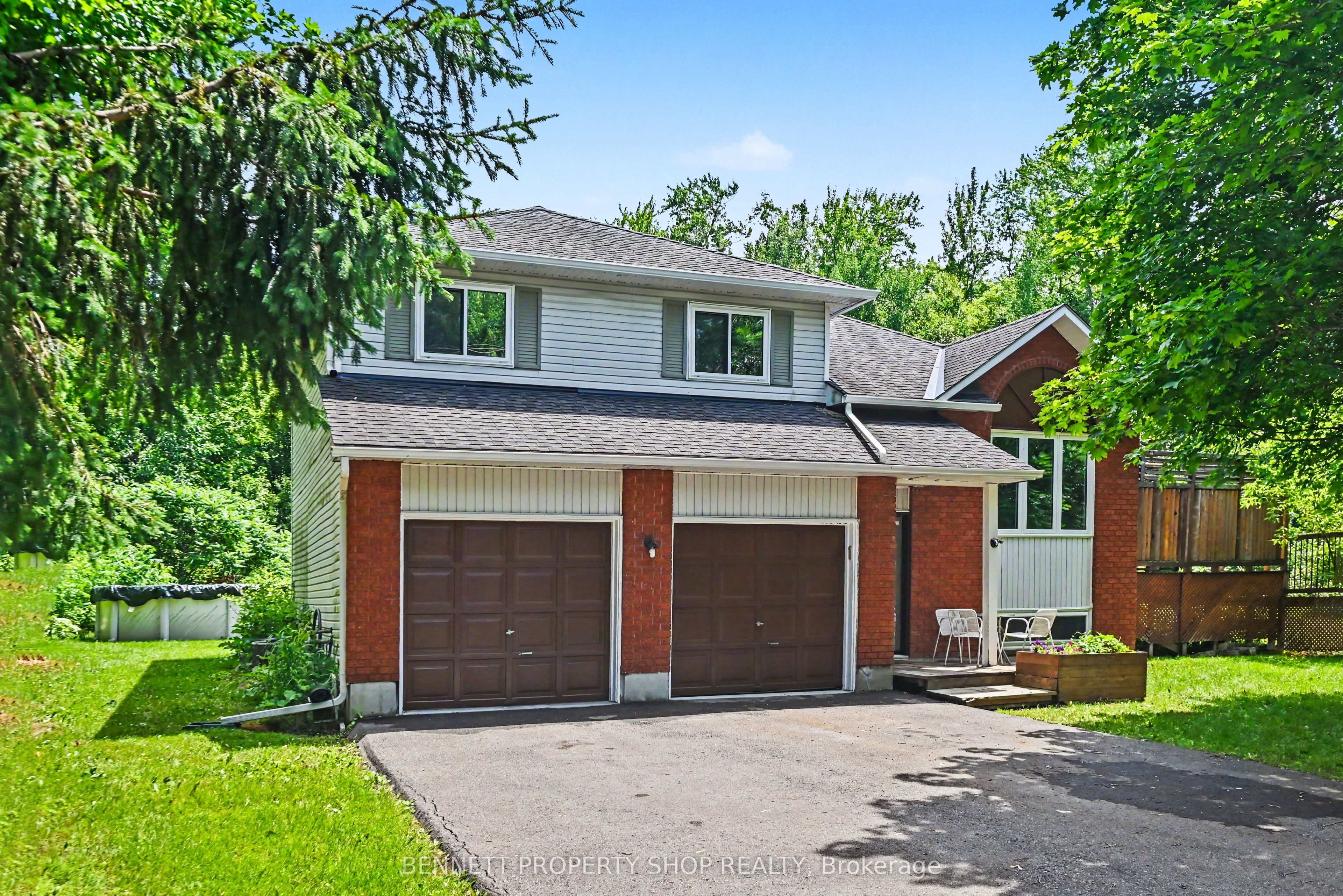 230 Cardinal Crescent Property Photo 1