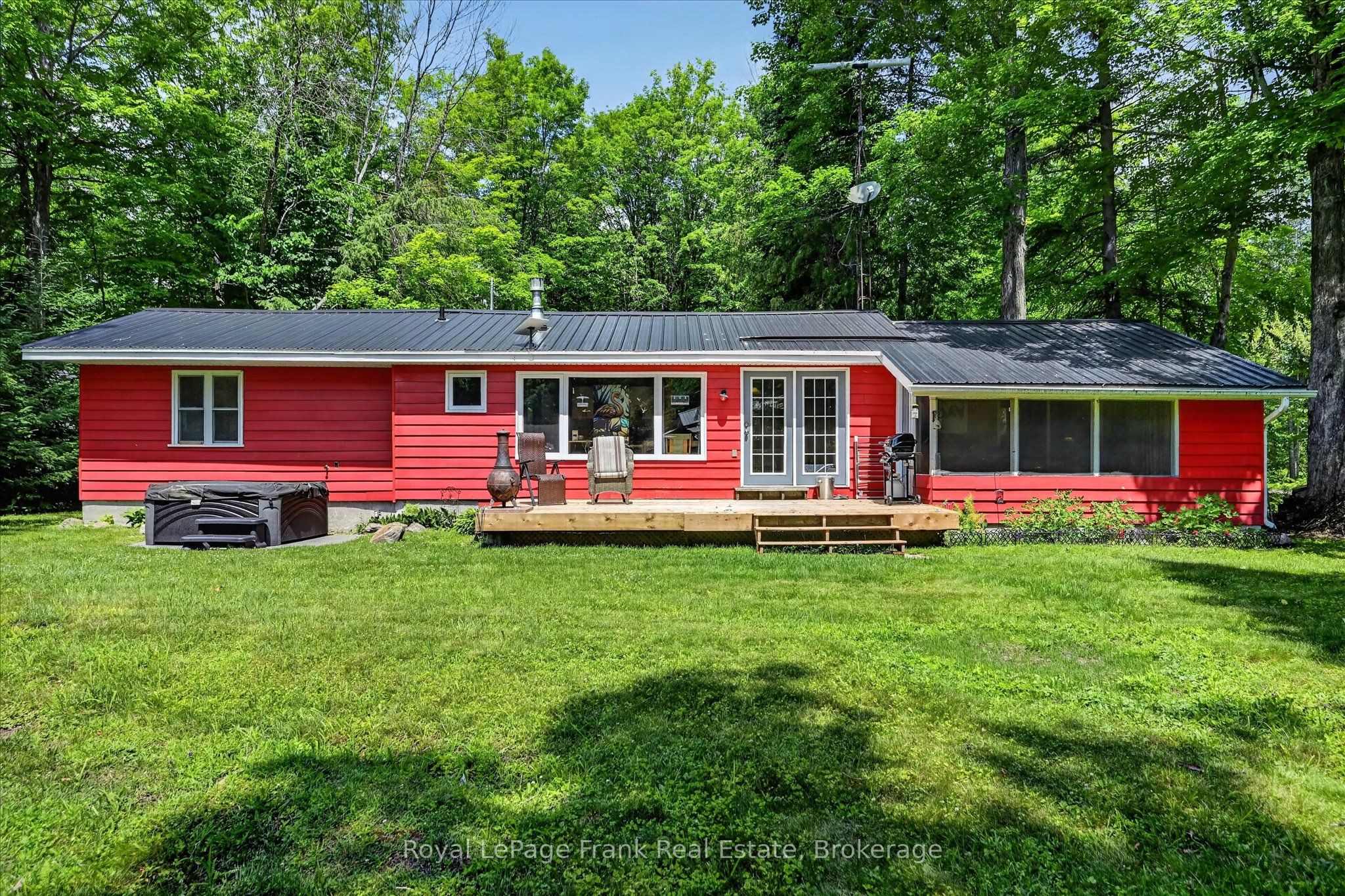 280 Edwina Drive Property Photo 1