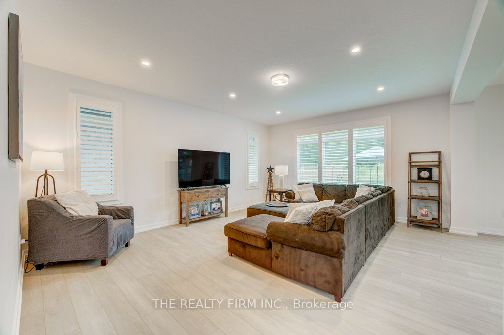 36 White Tail Path Property Photo 9