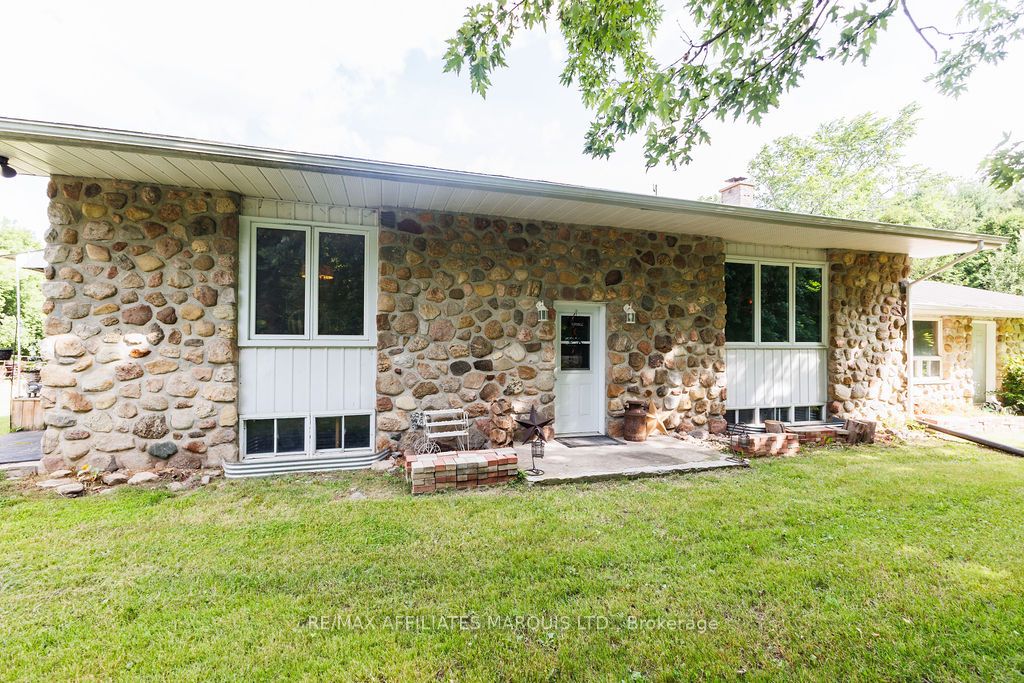 21111 Concession 8 Road Property Photo 1