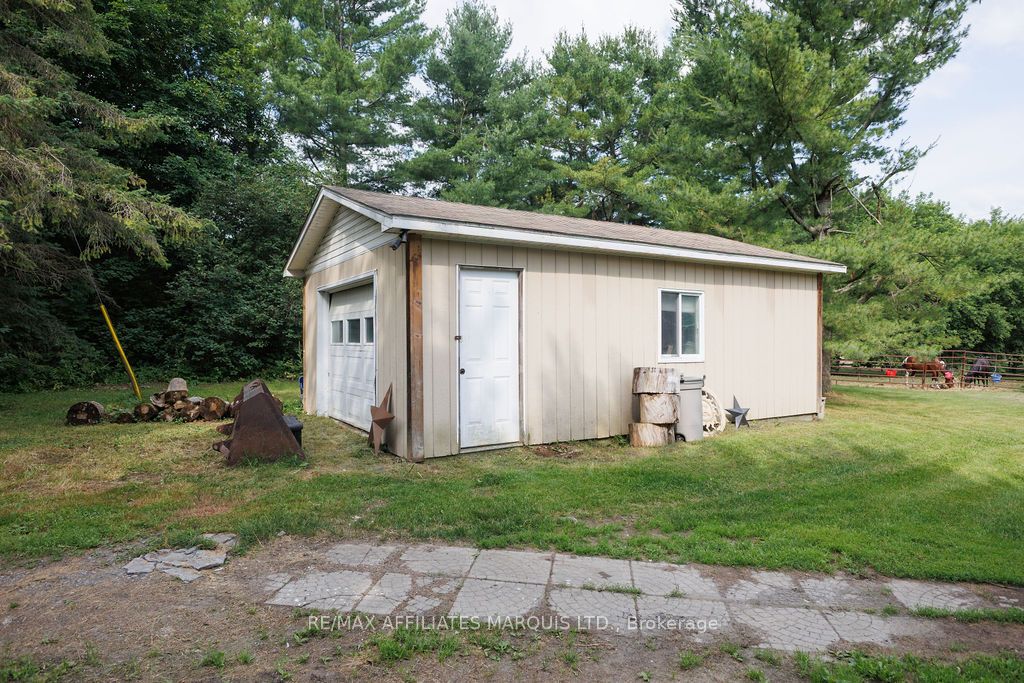 21111 Concession 8 Road Property Photo 3