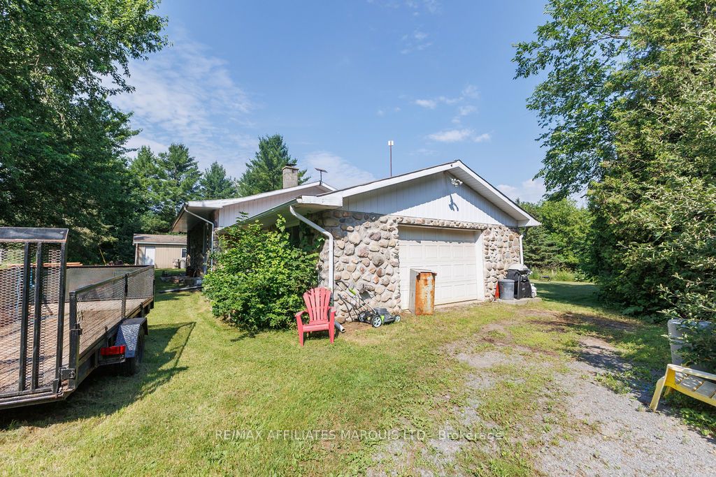 21111 Concession 8 Road Property Photo 9