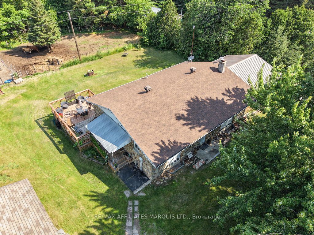 21111 Concession 8 Road Property Photo 35
