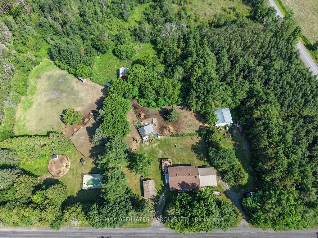 21111 Concession 8 Road Property Photo 36