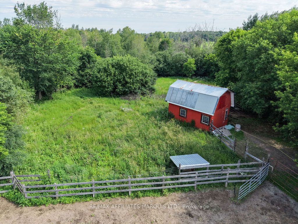 21111 Concession 8 Road Property Photo 39