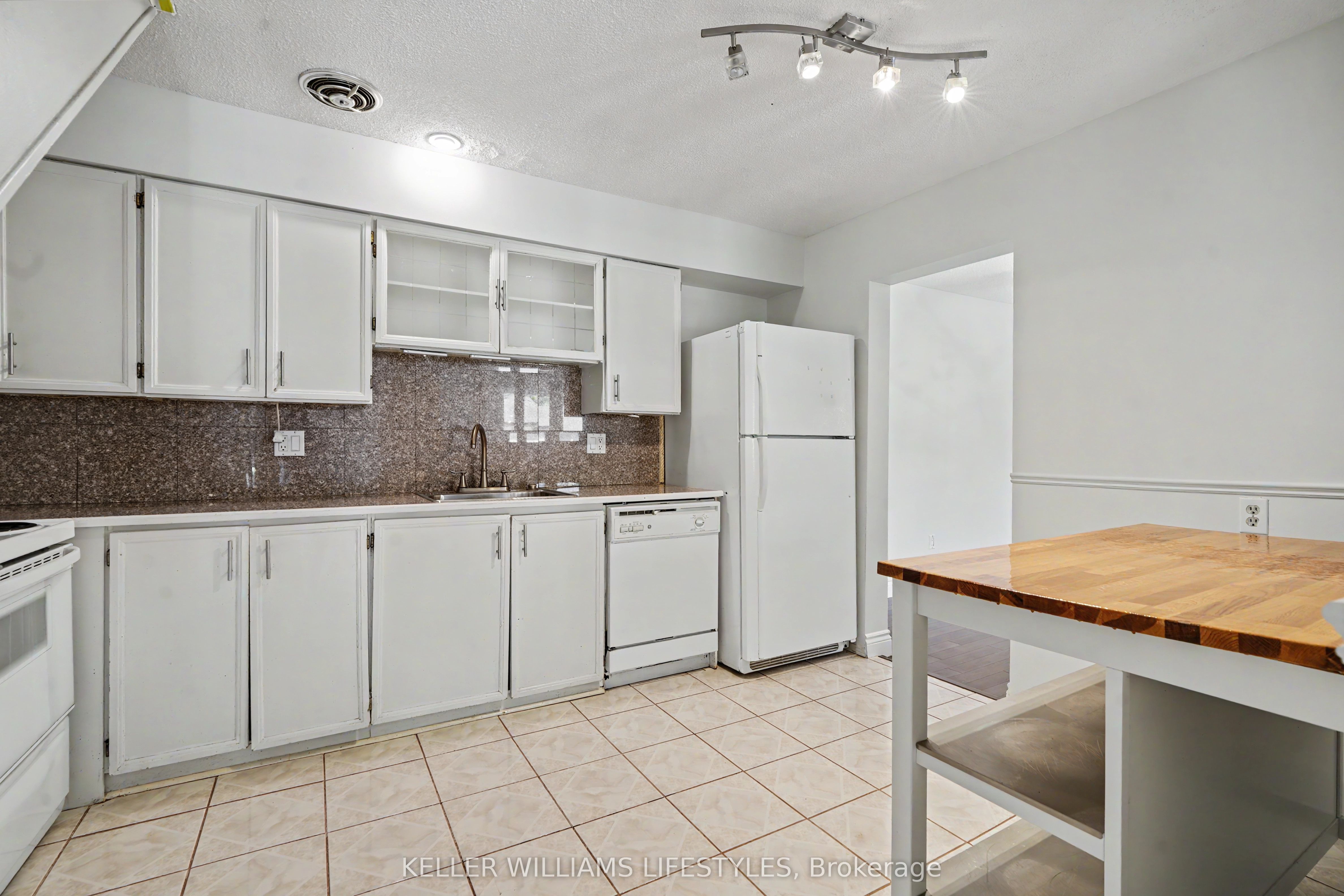 760 Berkshire Drive 20 Property Photo 11