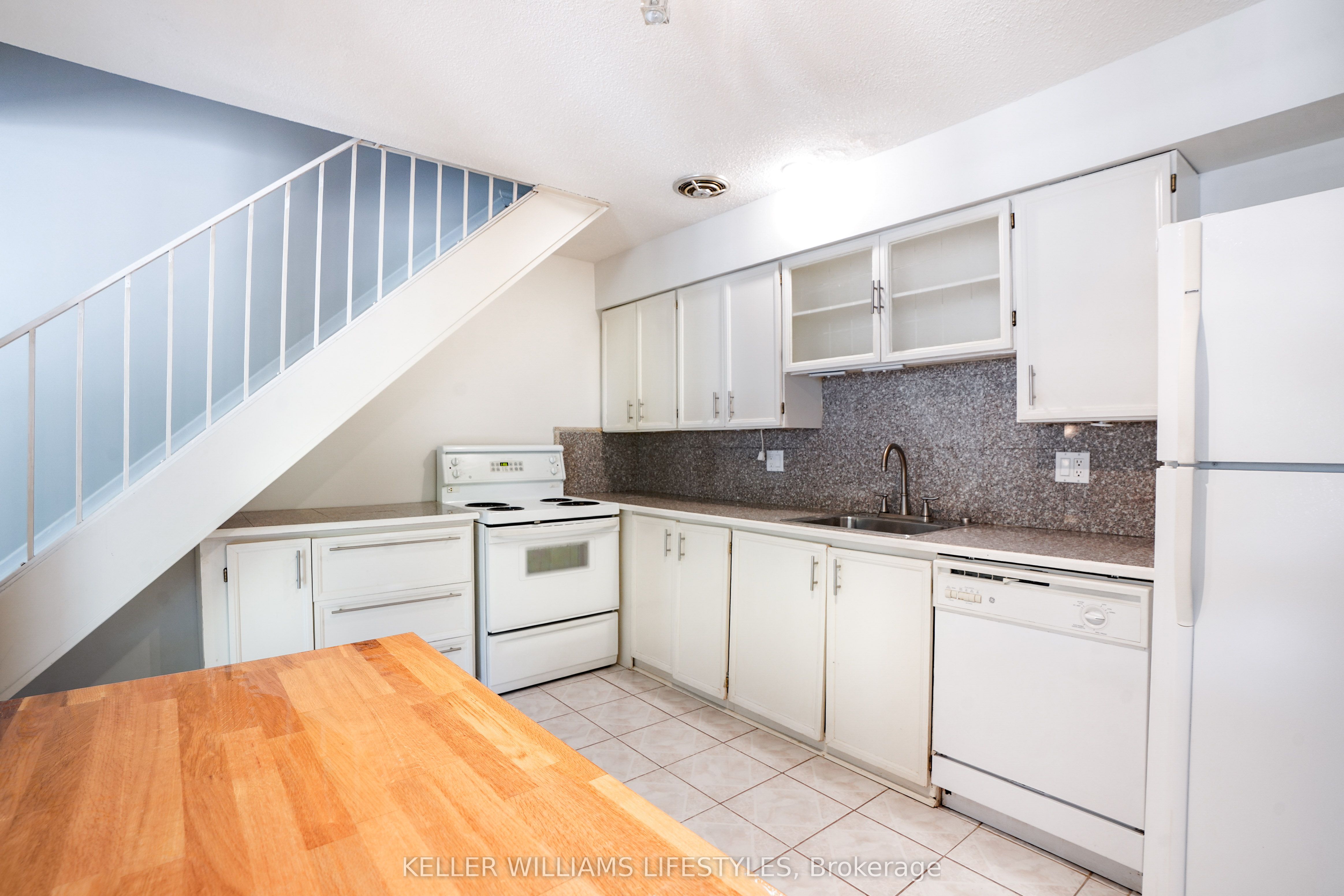760 Berkshire Drive 20 Property Photo 12