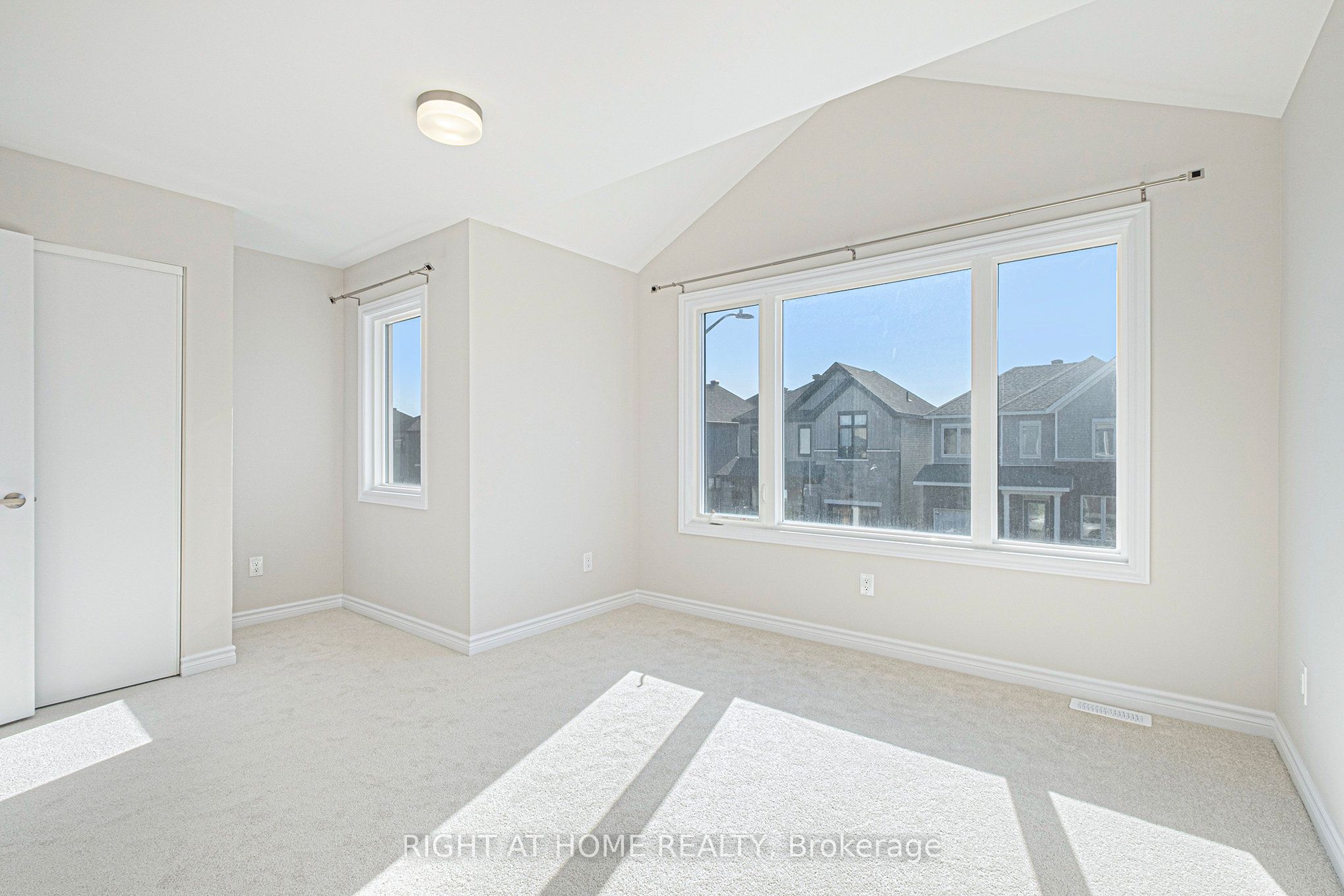332 Peninsula Road Property Photo 8