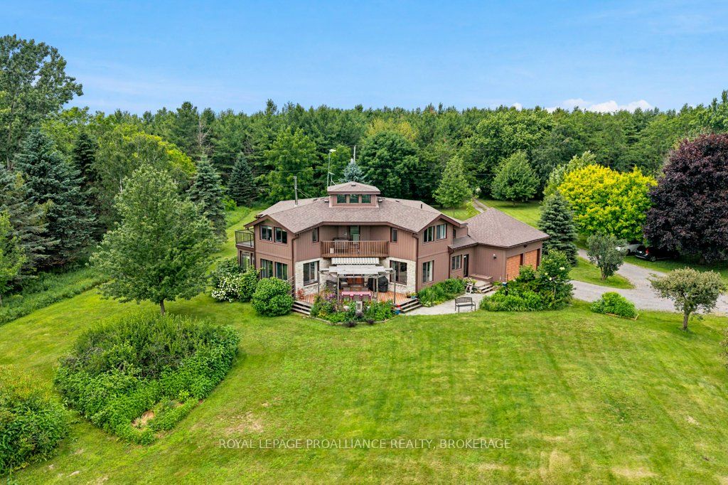 2576 Howe Island Drive Property Photo 1