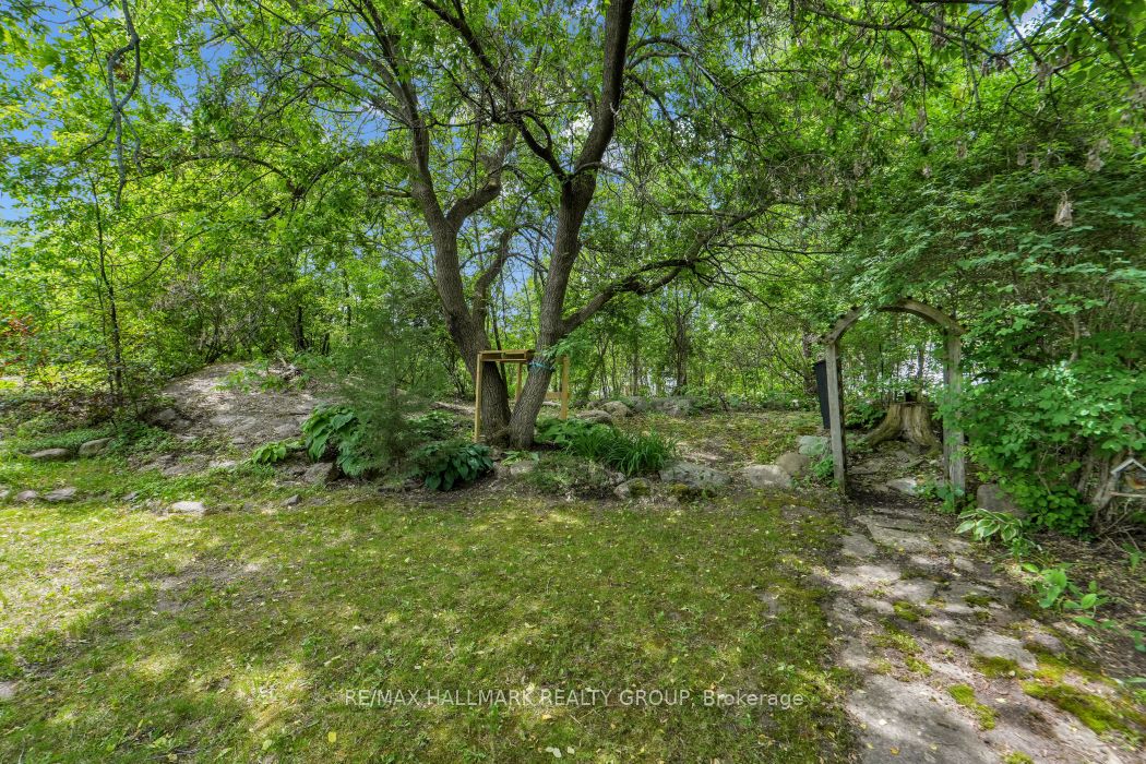 16 Hemlo Crescent Property Photo 41