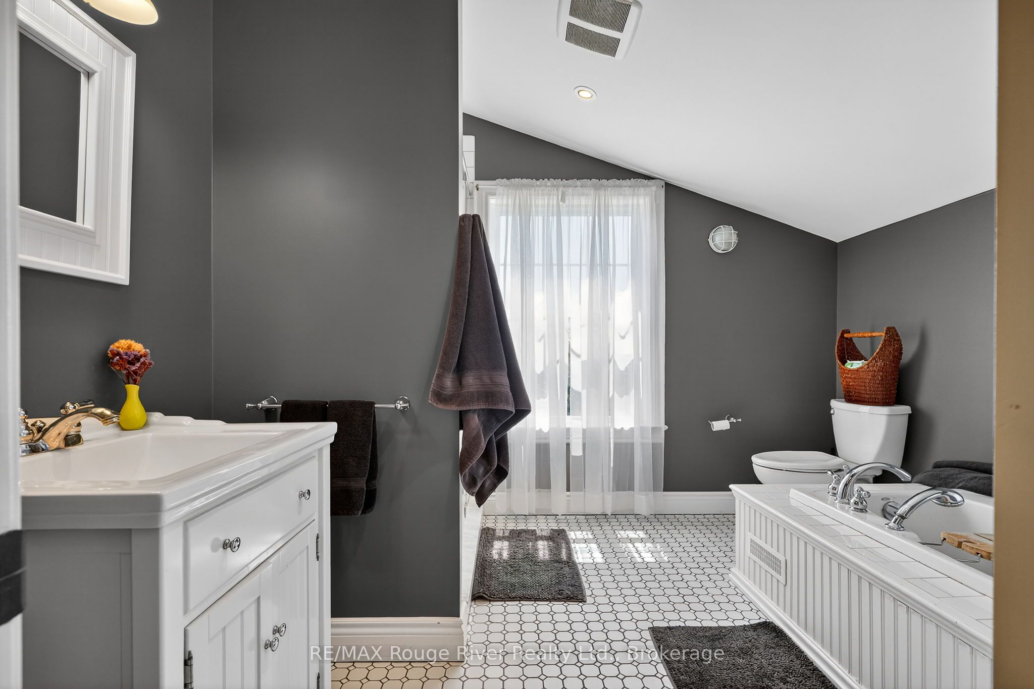 150 Day Road Property Photo 24