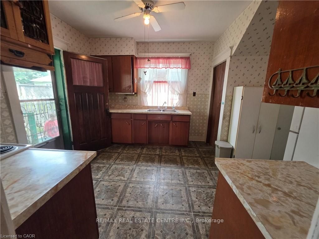 20 Fairview Avenue Property Photo 15