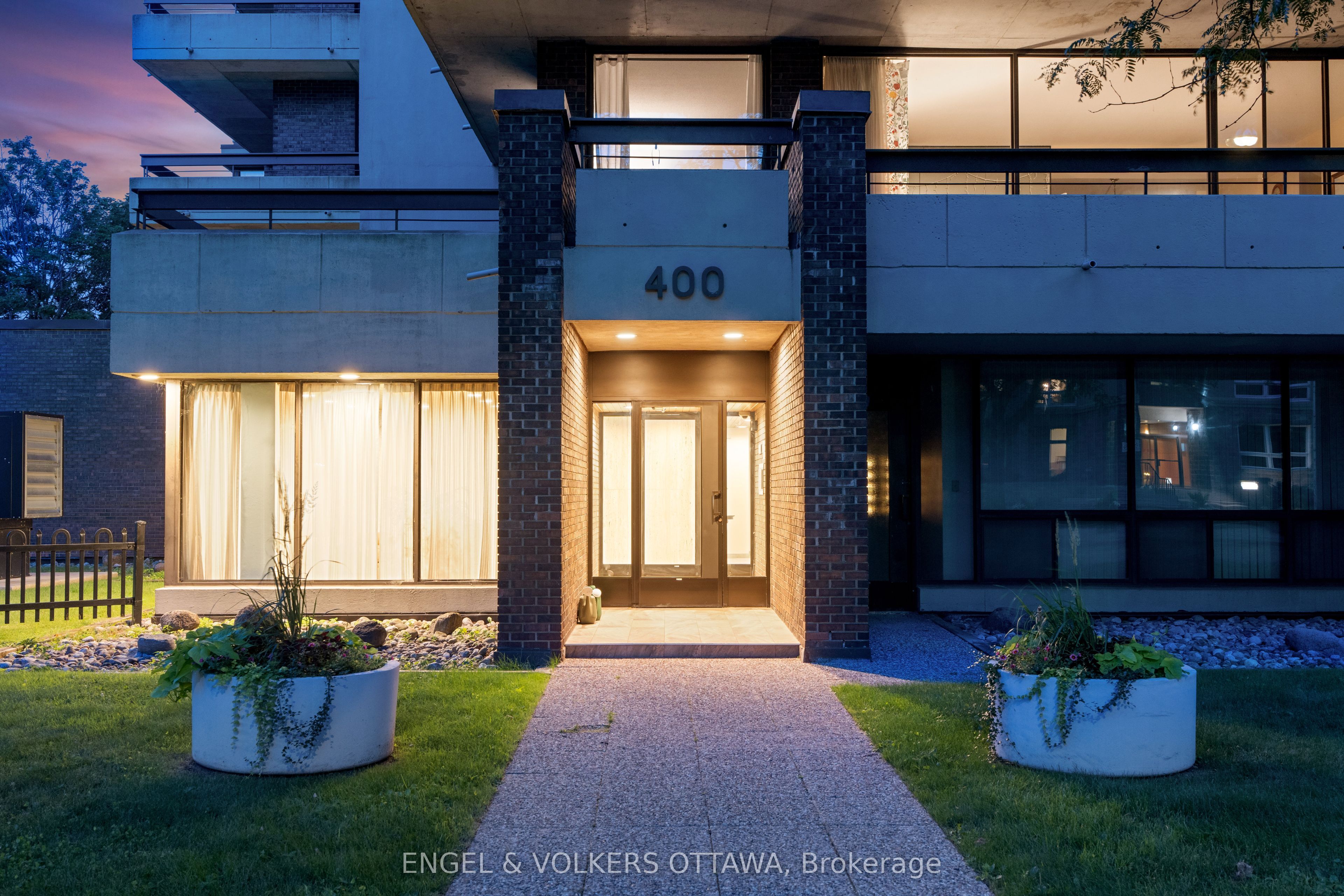 400 Laurier Street E 8a Property Photo 4