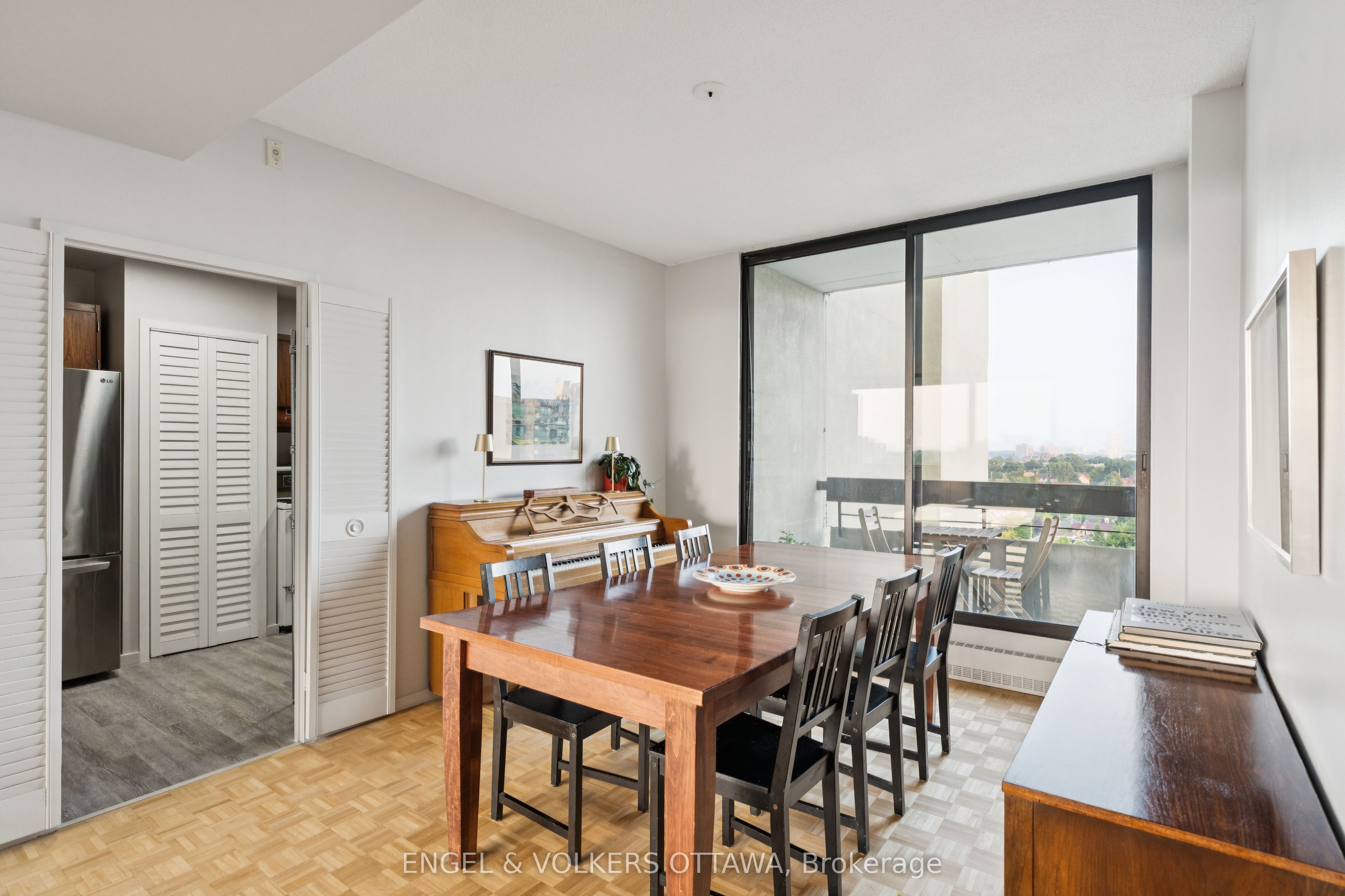 400 Laurier Street E 8a Property Photo 9