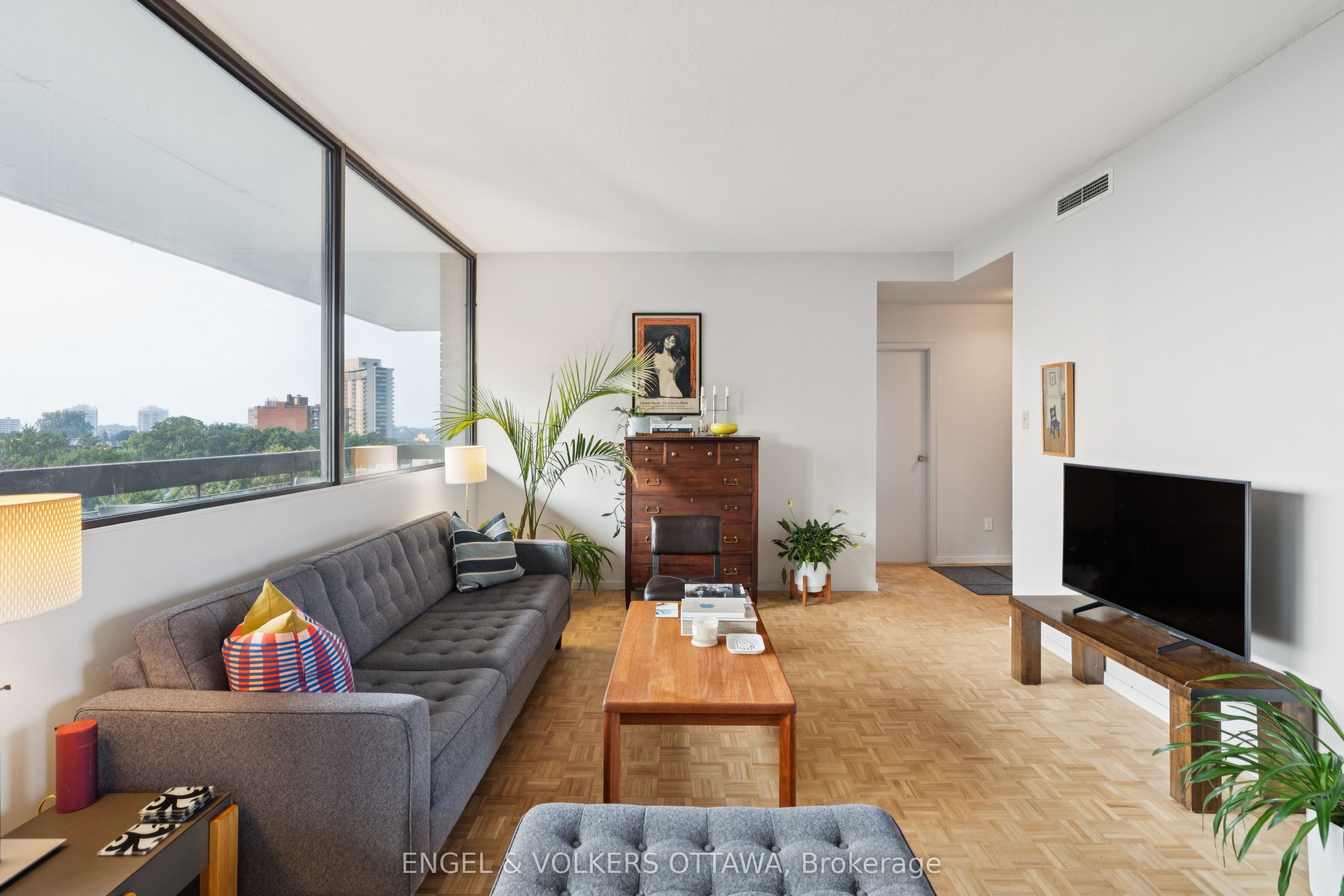 400 Laurier Street E 8a Property Photo 17