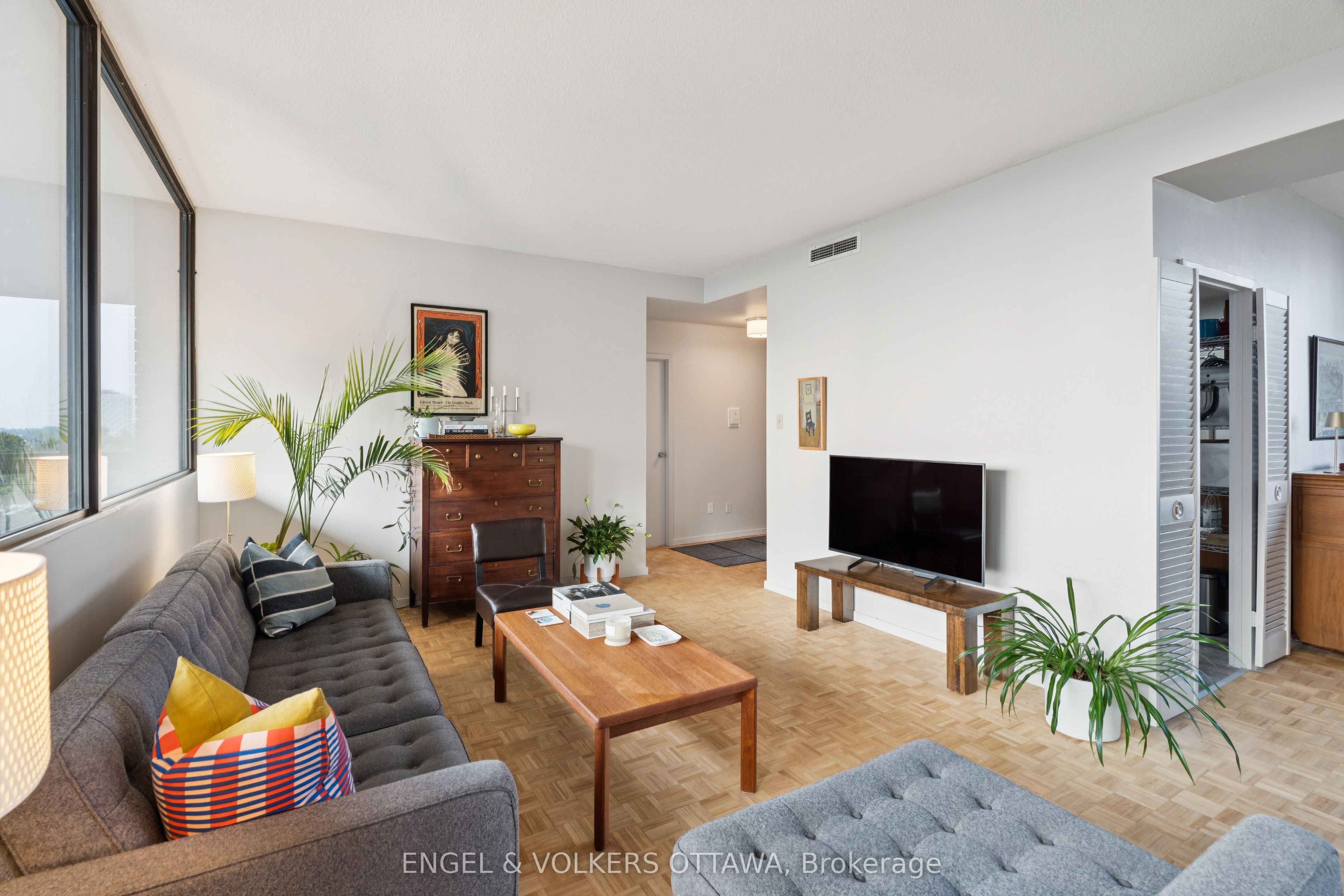 400 Laurier Street E 8a Property Photo 18