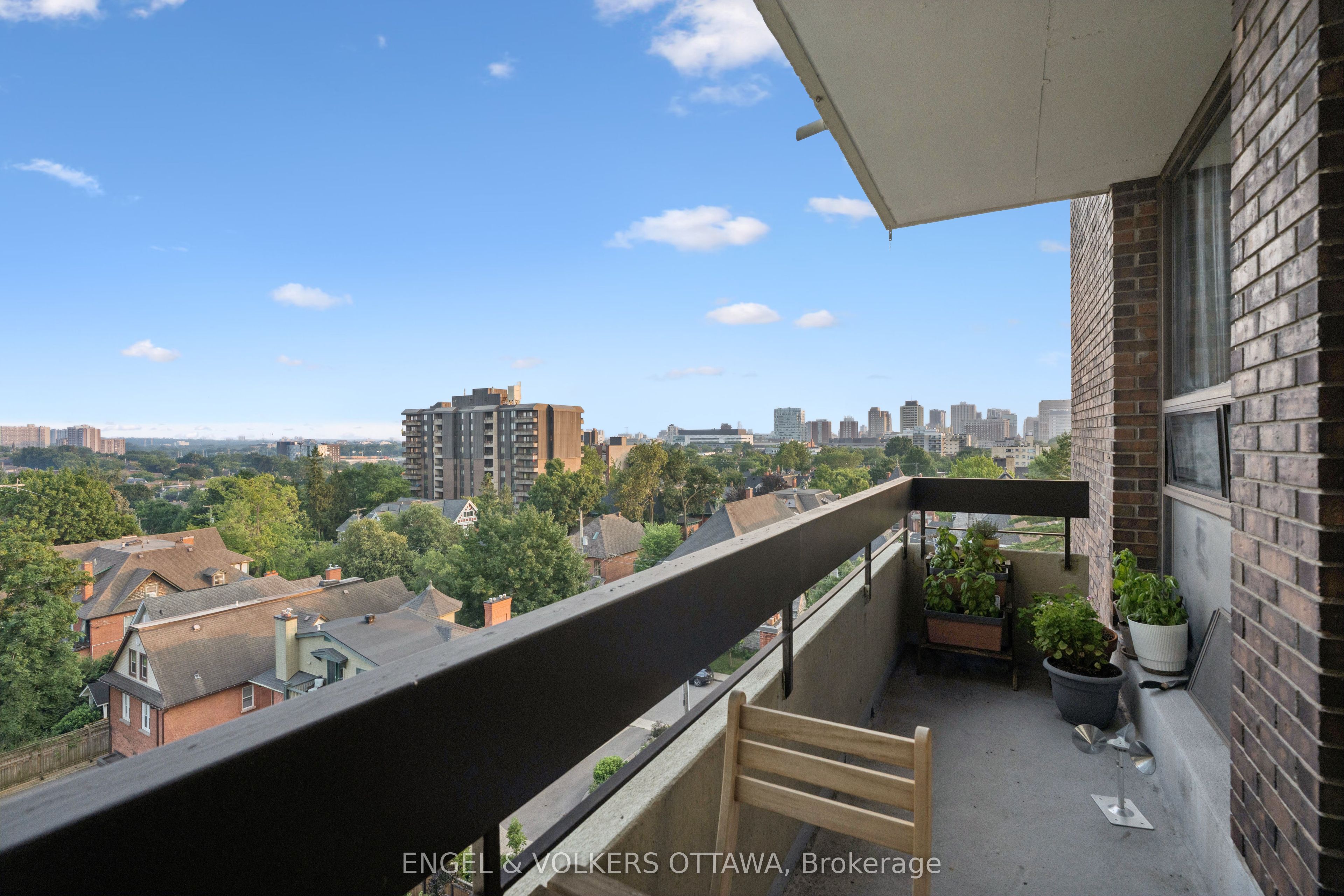 400 Laurier Street E 8a Property Photo 37