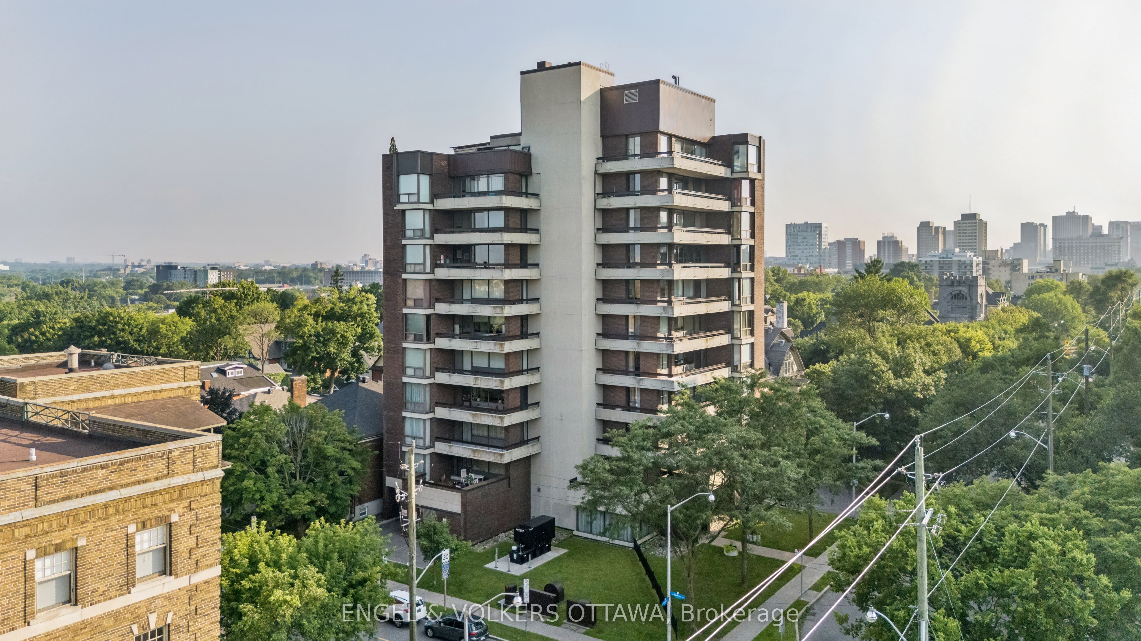400 Laurier Street E 8a Property Photo 44