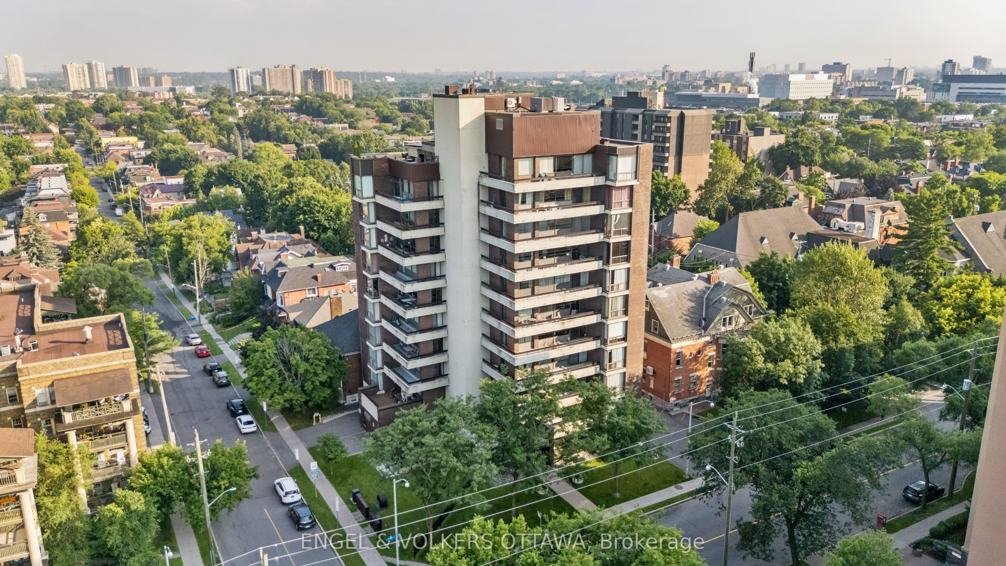 400 Laurier Street E 8a Property Photo 45