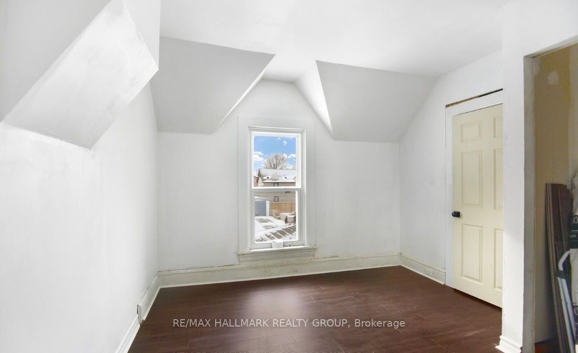 47 Daniel Street S Property Photo 8