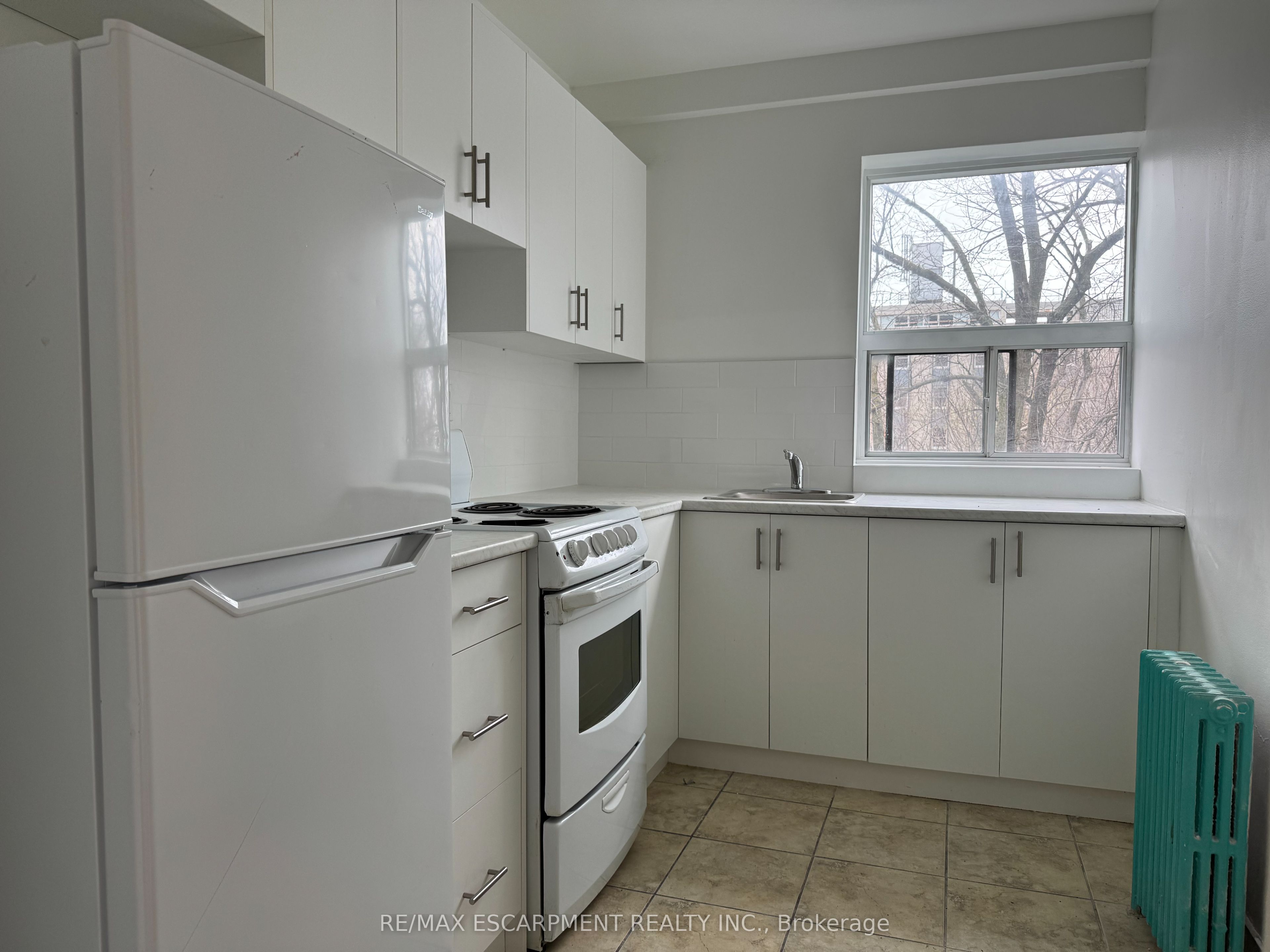 325A James Street S 106 Property Photo 1