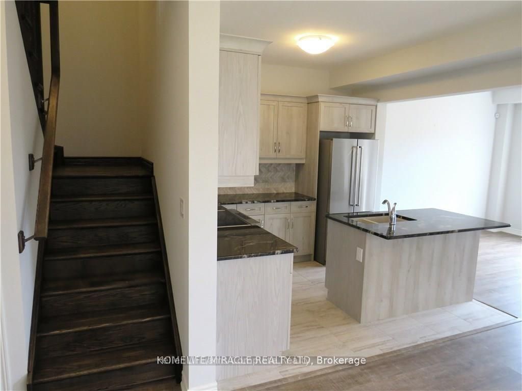 9585 Tallgrass Avenue Property Photo 7