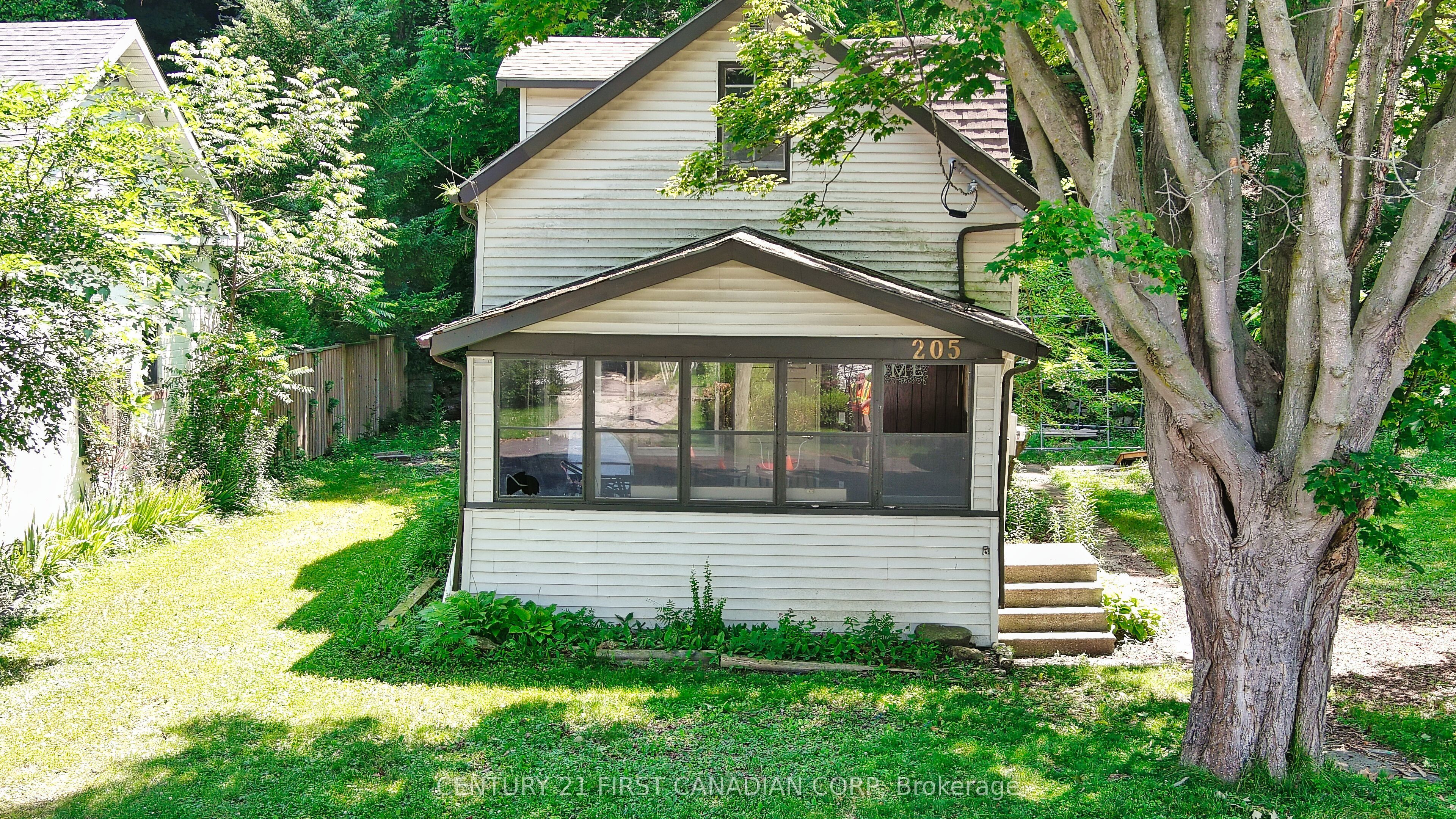 205 Orchard Street Property Photo 7
