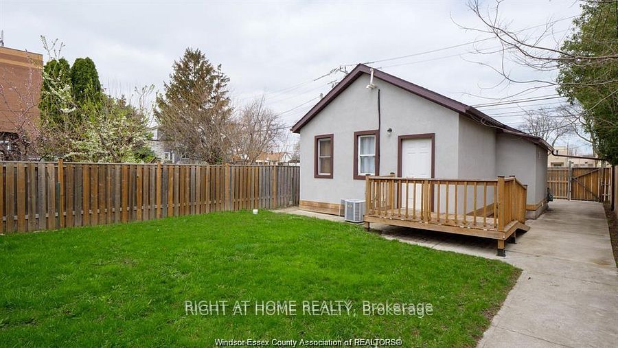762 AYLMER Avenue E Property Photo 1