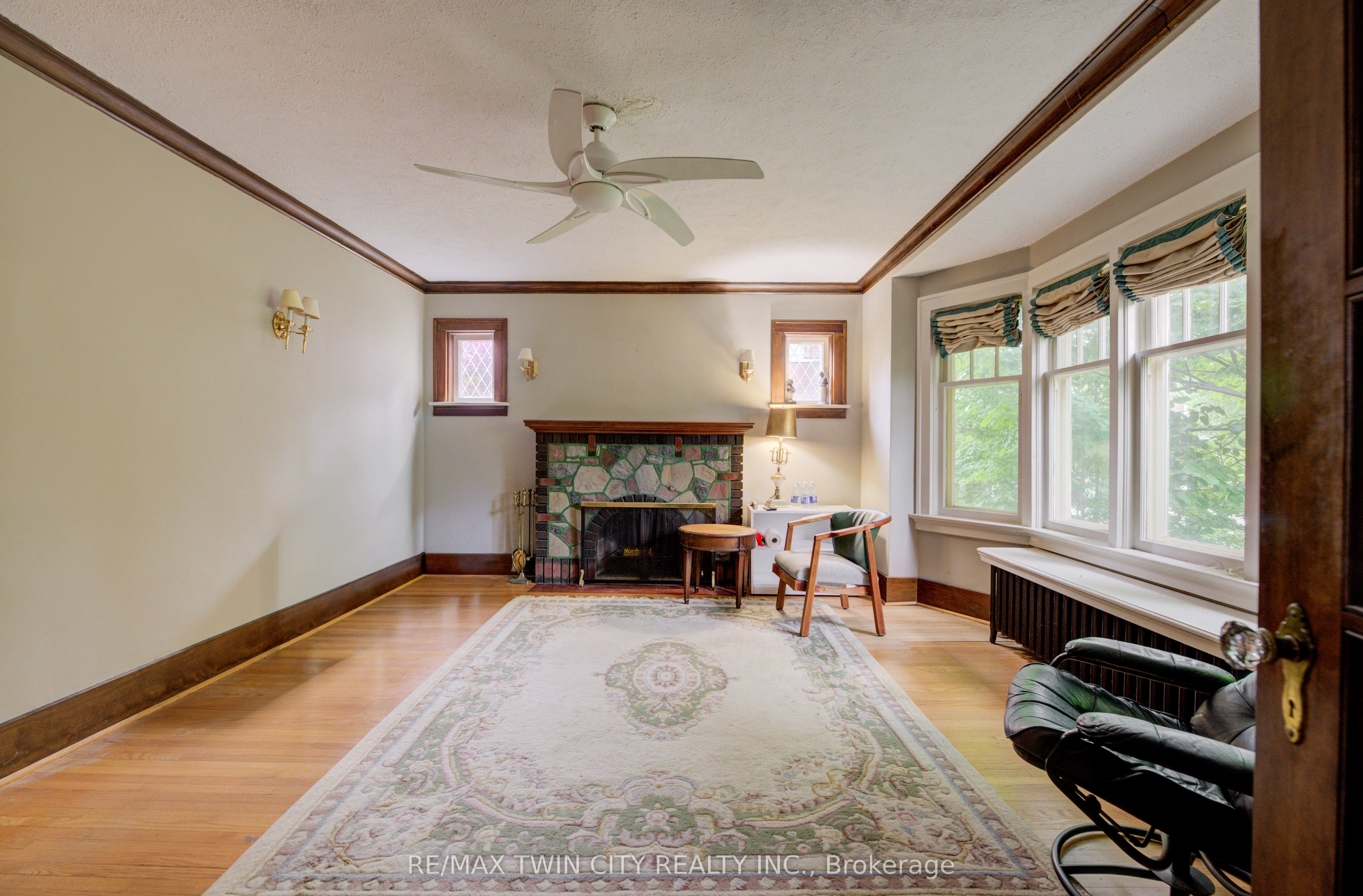 227 Lydia Street Property Photo 4