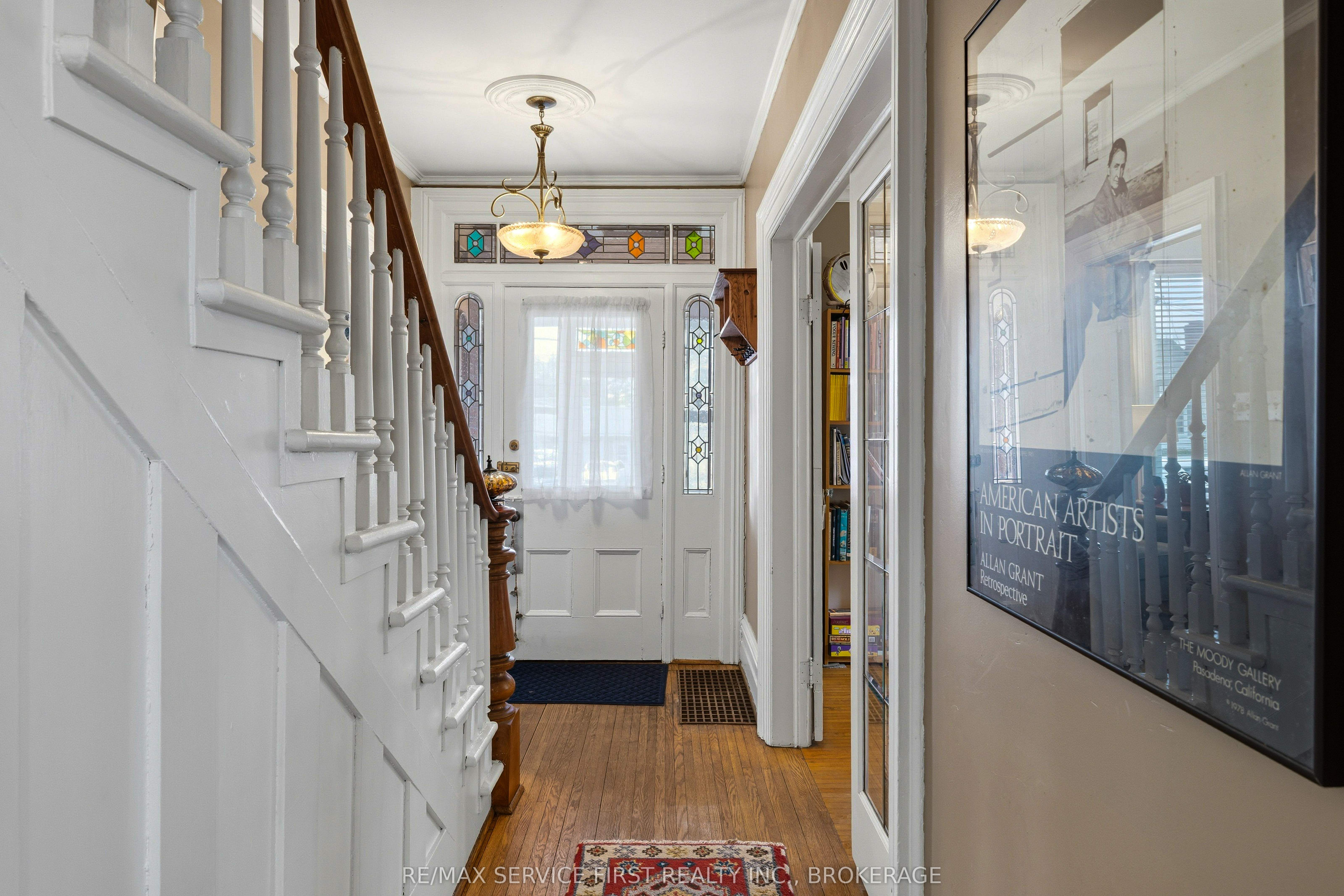 15 Graham Street E Property Photo 9