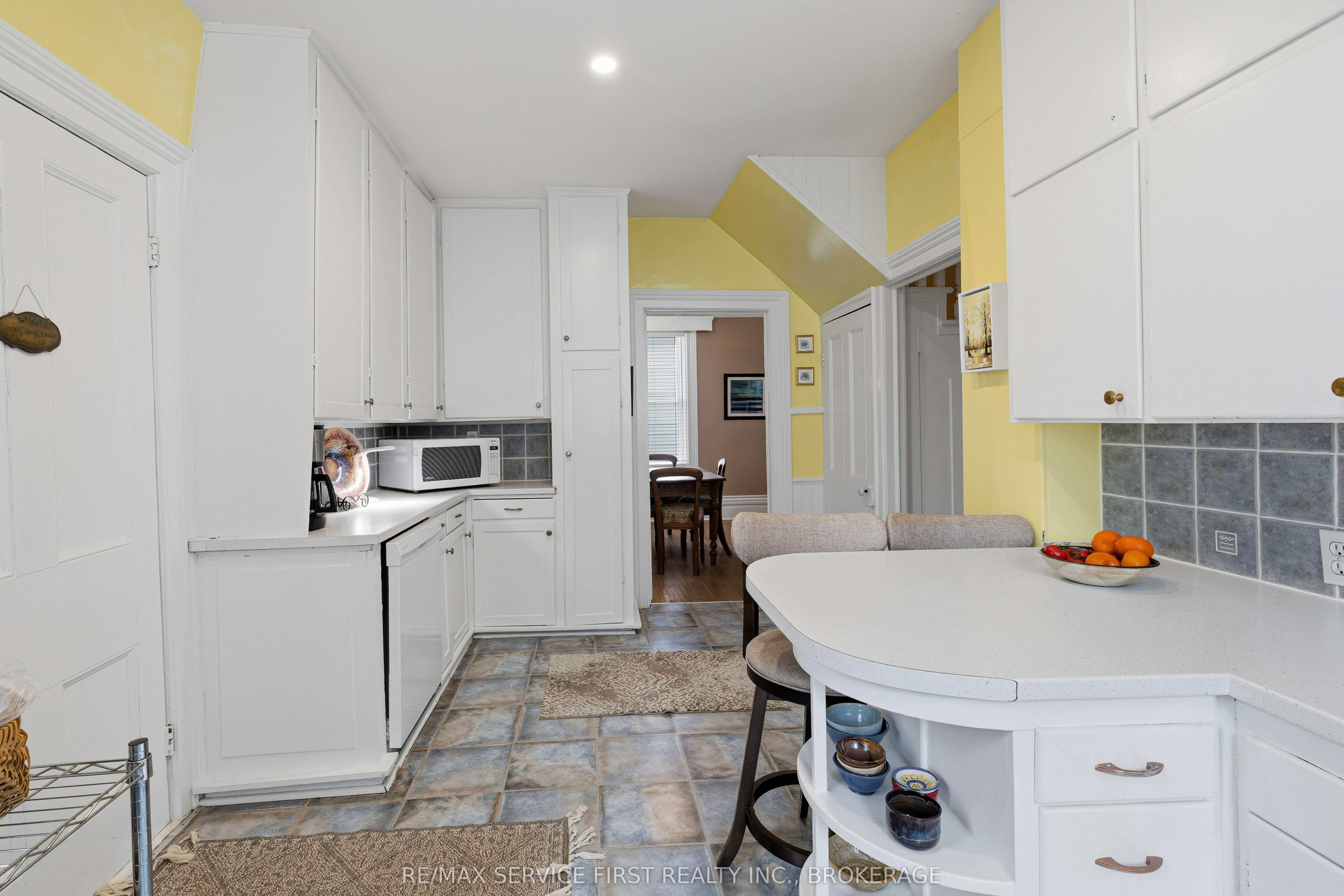 15 Graham Street E Property Photo 20