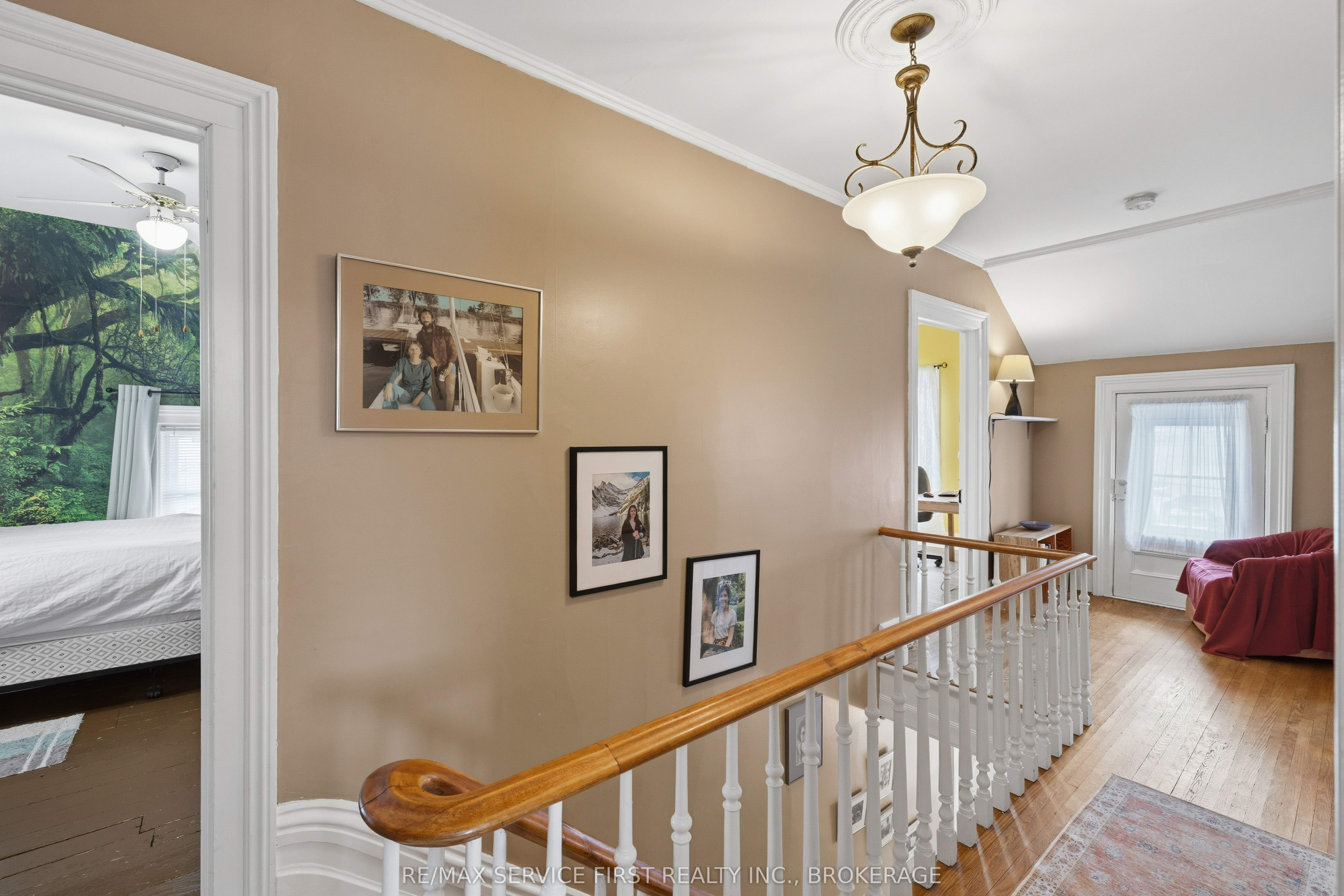 15 Graham Street E Property Photo 28