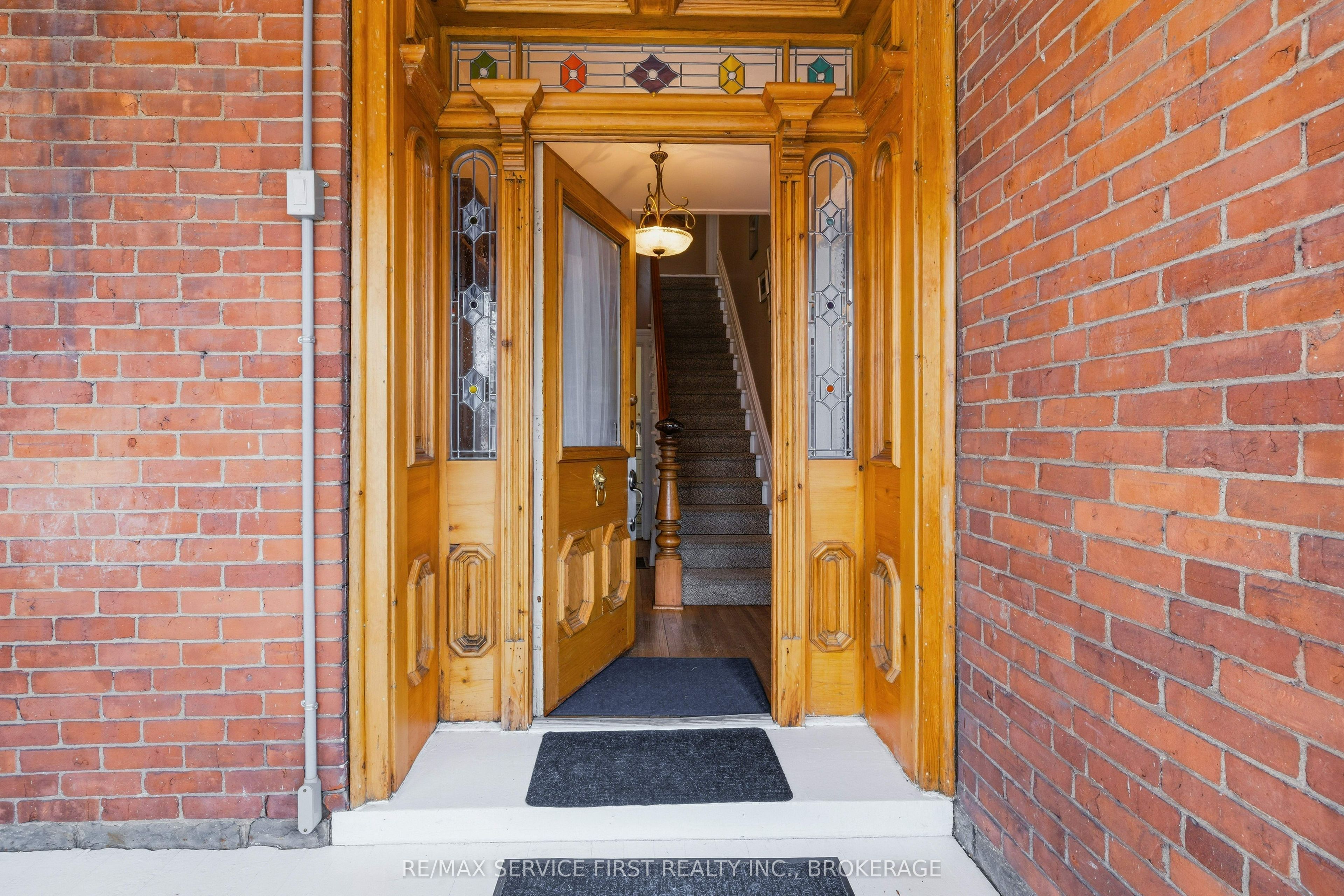15 Graham Street E Property Photo 37