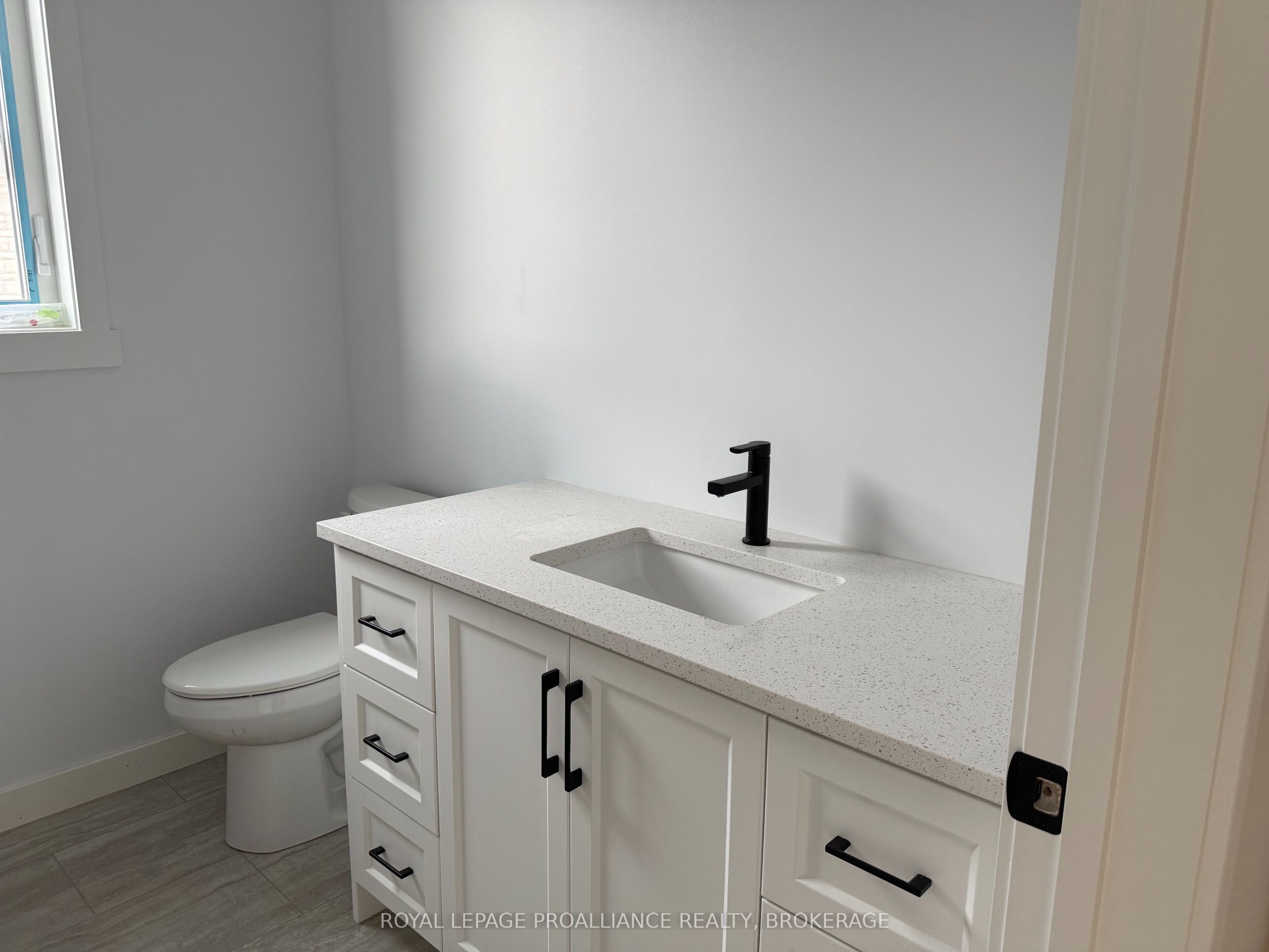 733 Squirrel Hill Drive Property Photo 10