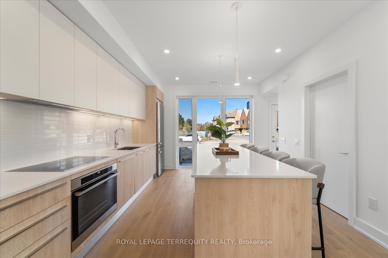 37 Rockmount Crescent Property Photo 6