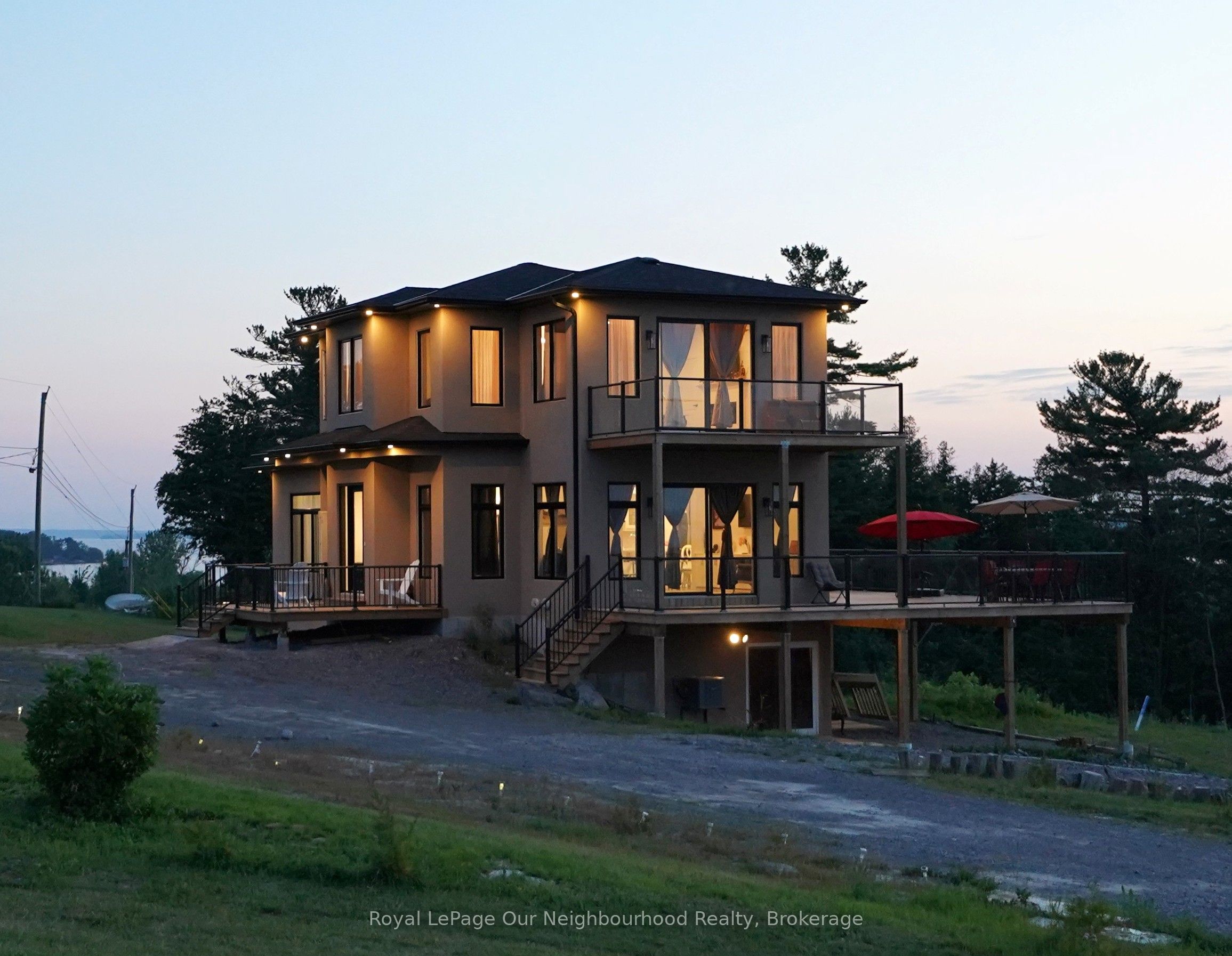 134 Hampton Crescent Property Photo 1