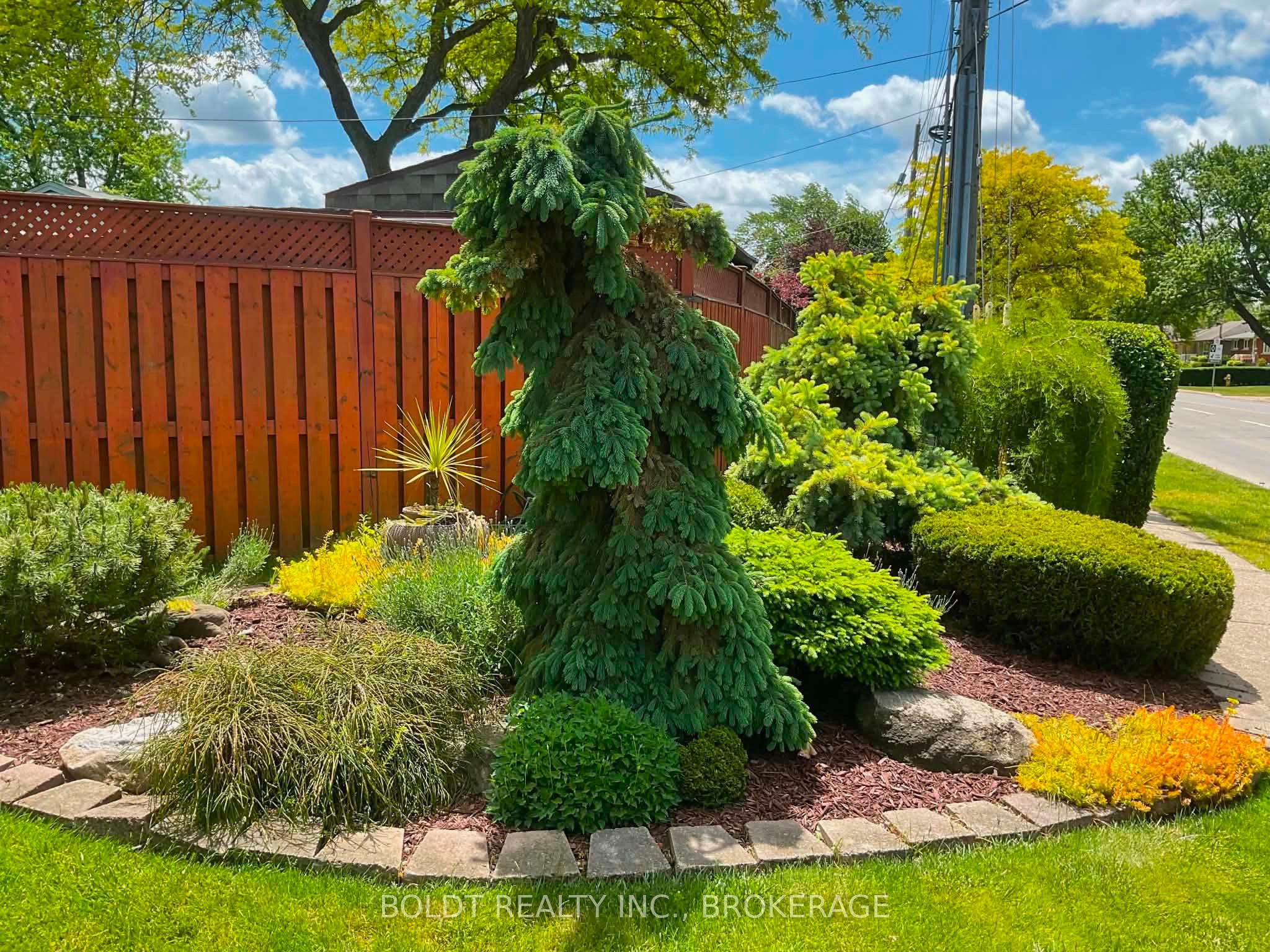 628 Vine Street Property Photo 6