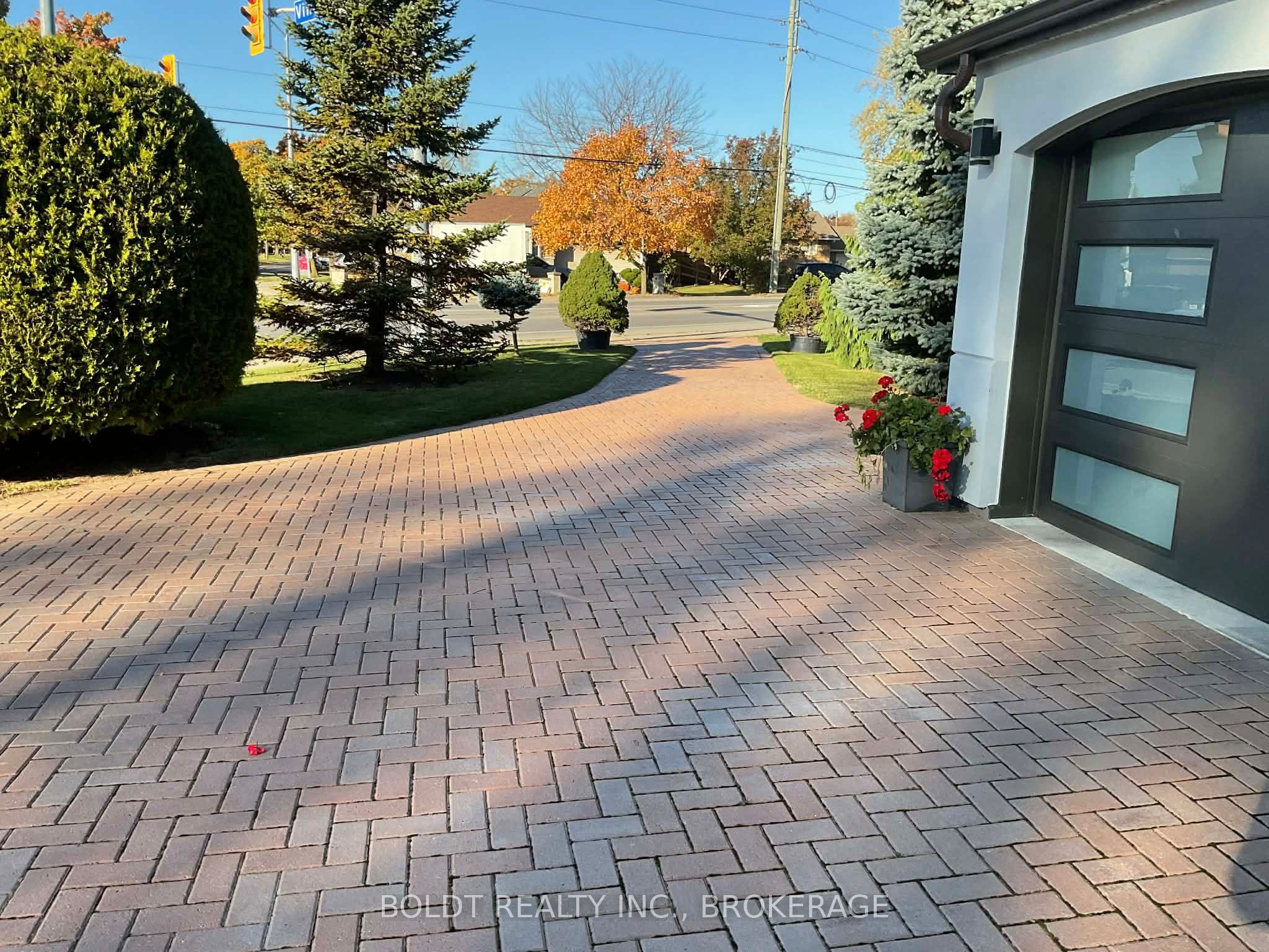 628 Vine Street Property Photo 8