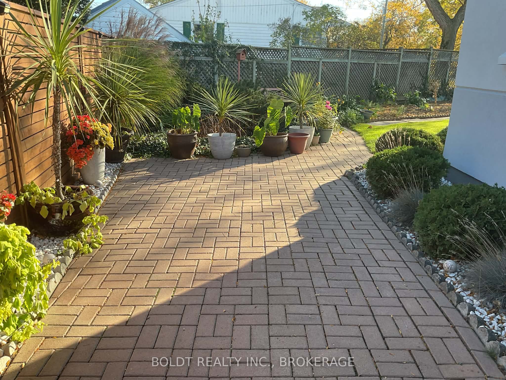 628 Vine Street Property Photo 43