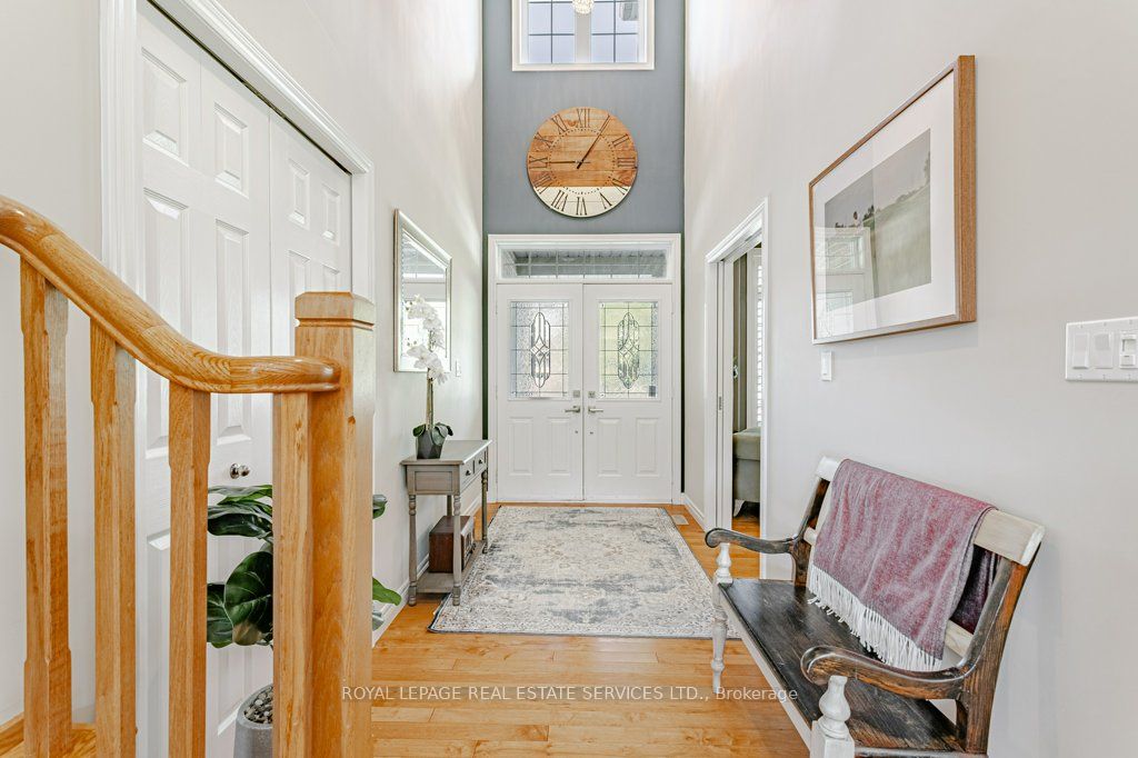 560 Lakeview Drive Property Photo 3