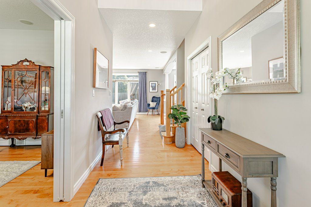 560 Lakeview Drive Property Photo 6