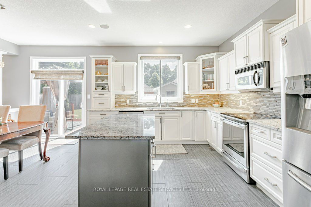 560 Lakeview Drive Property Photo 15