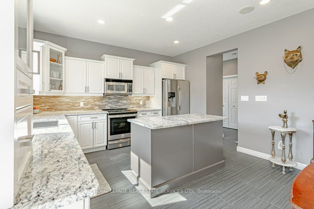 560 Lakeview Drive Property Photo 17