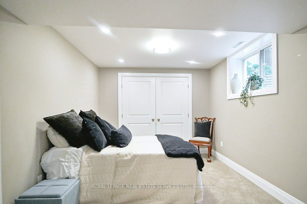560 Lakeview Drive Property Photo 39